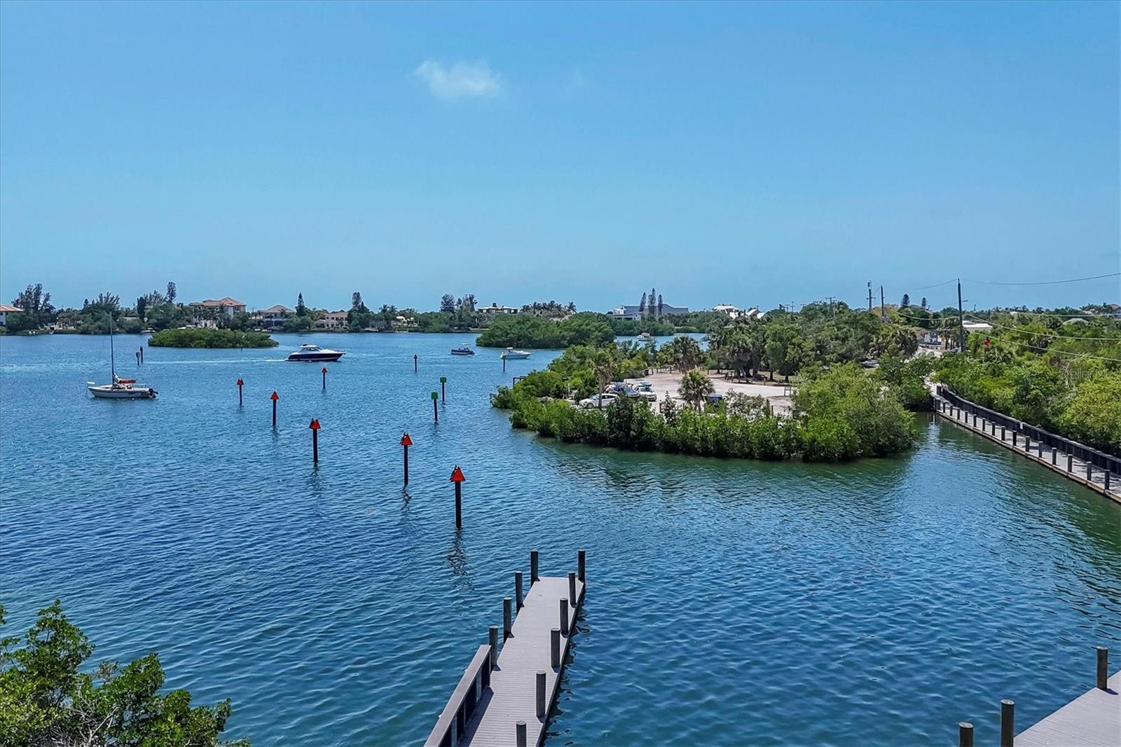 207 WOODLAND DR #207