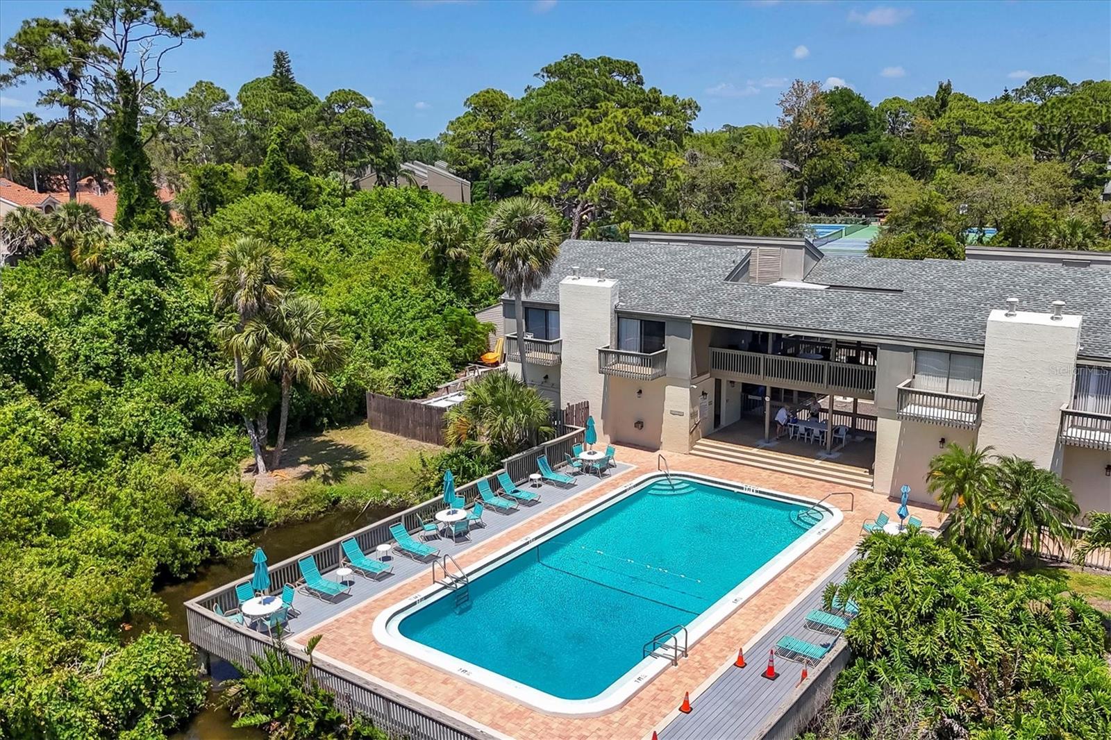 207 WOODLAND DR #207