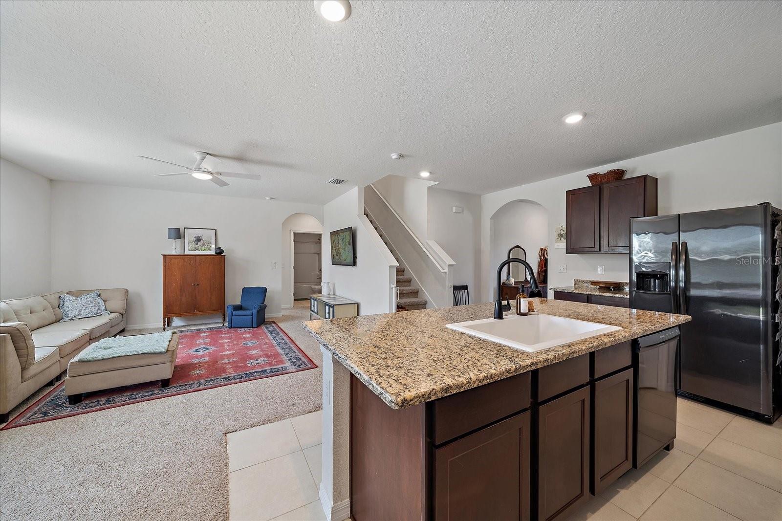 2819 GREENLEAF TER