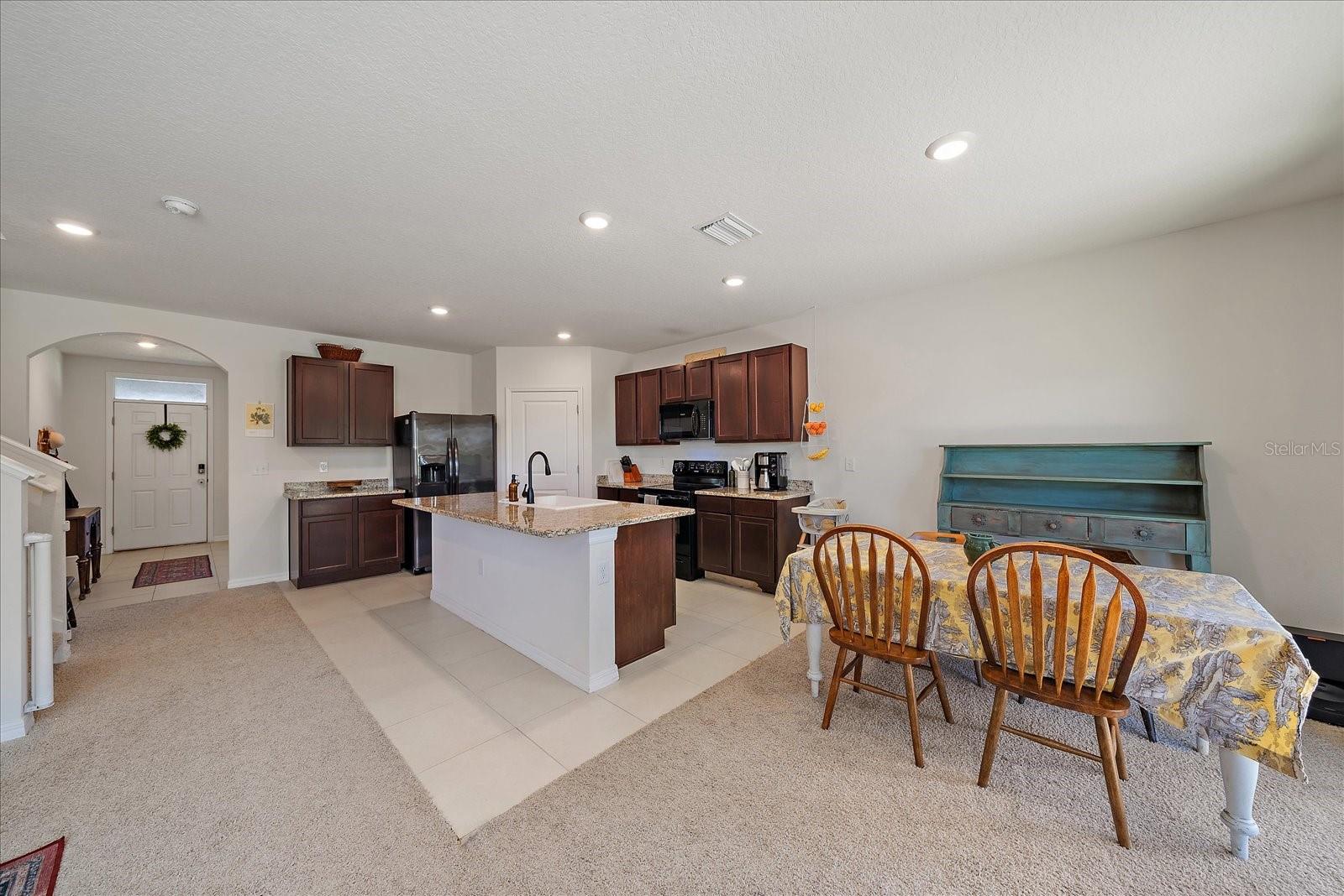 2819 GREENLEAF TER
