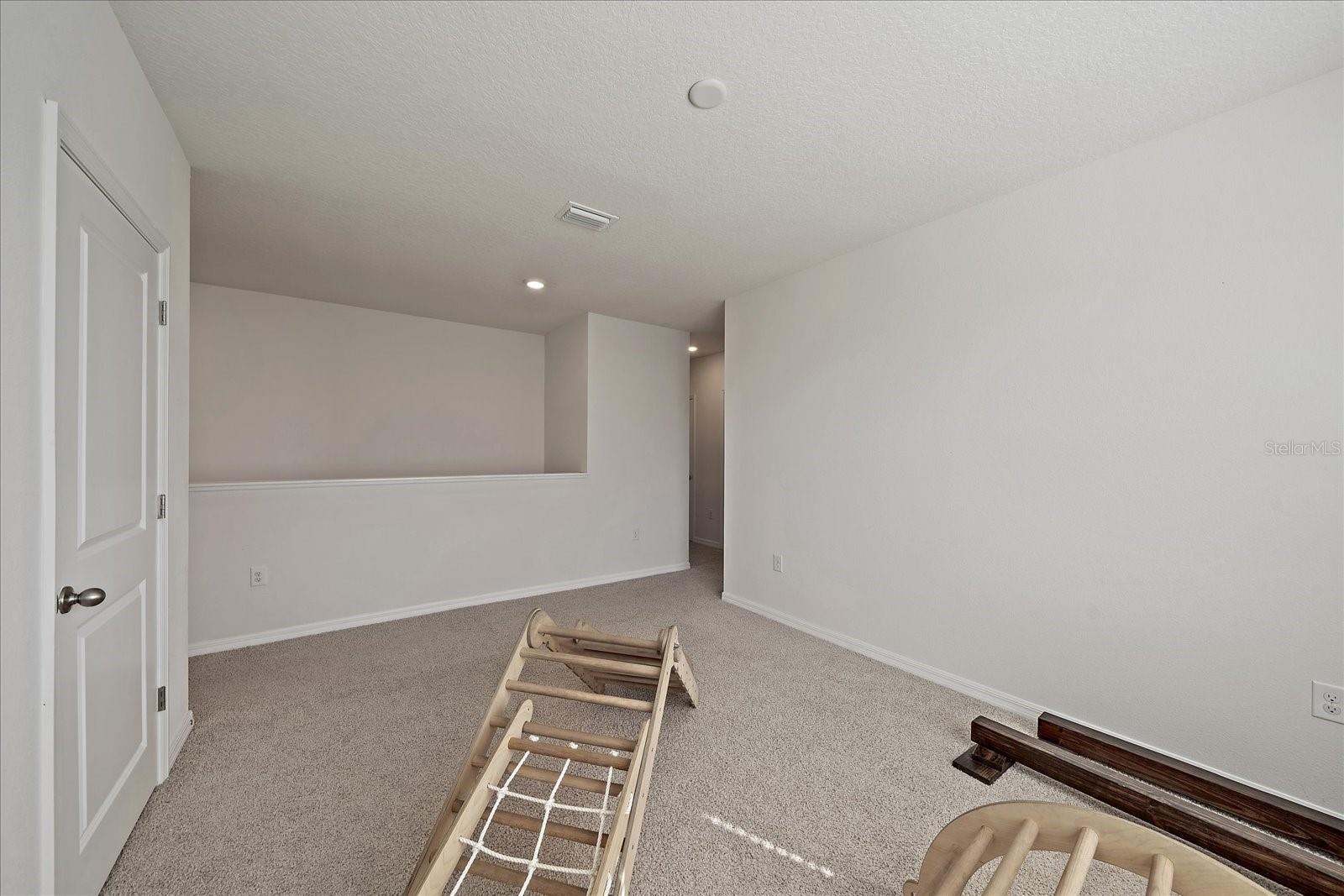 2819 GREENLEAF TER