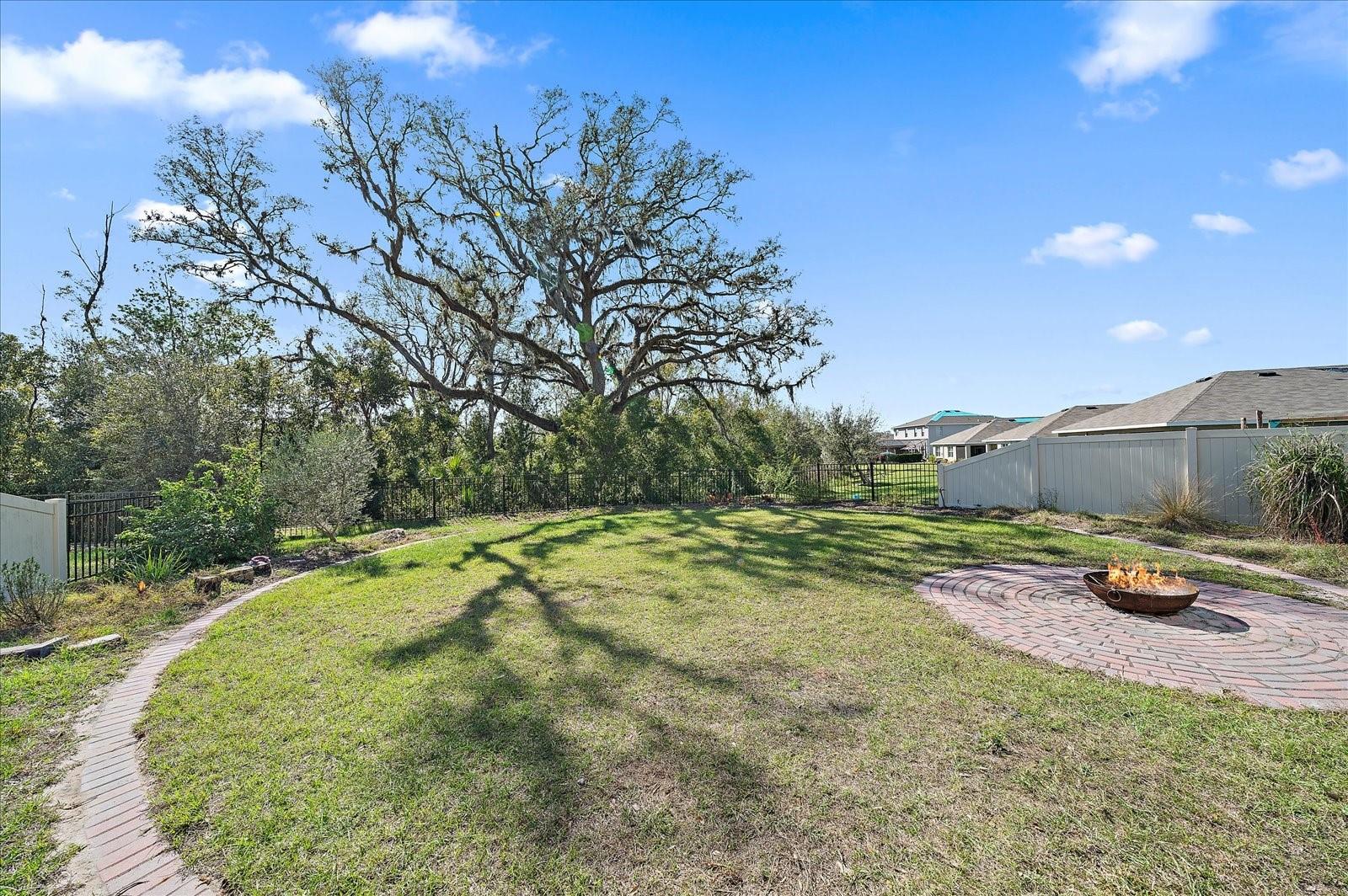 2819 GREENLEAF TER