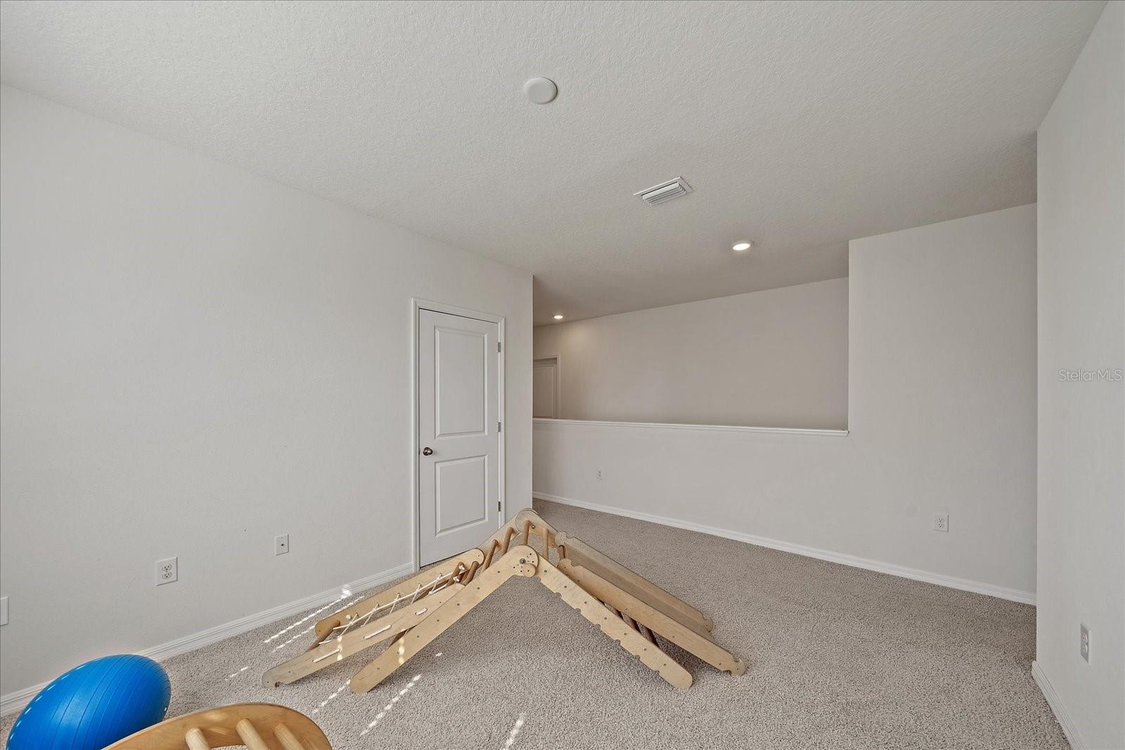 2819 GREENLEAF TER