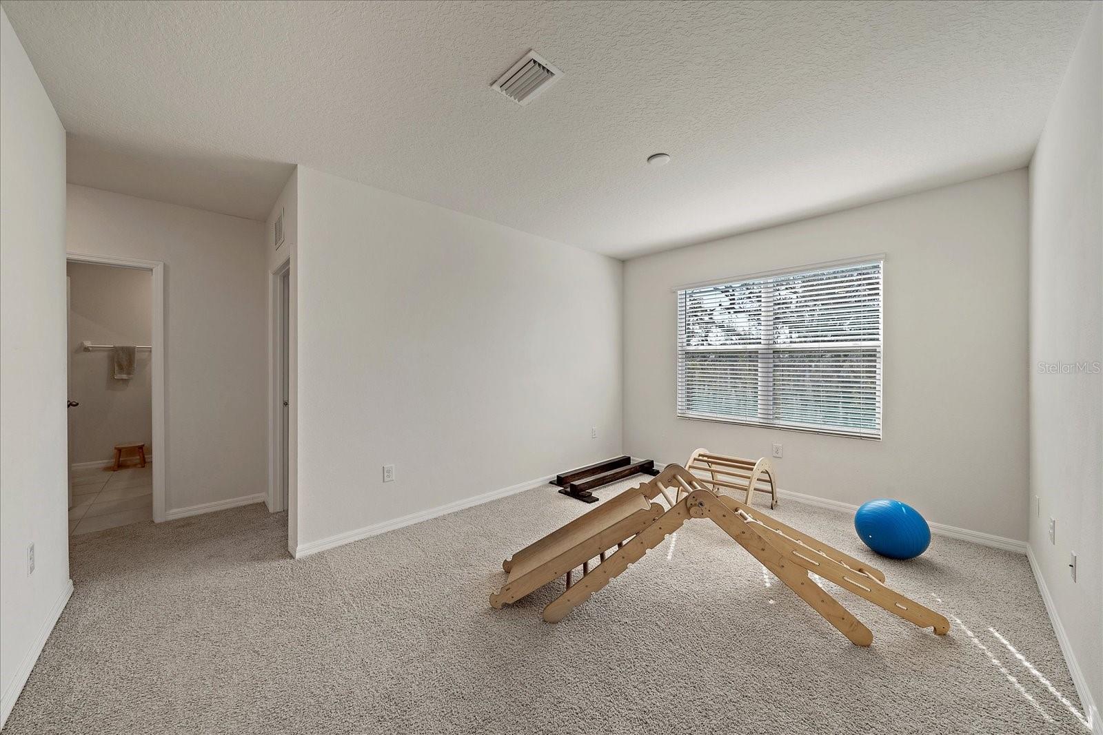 2819 GREENLEAF TER