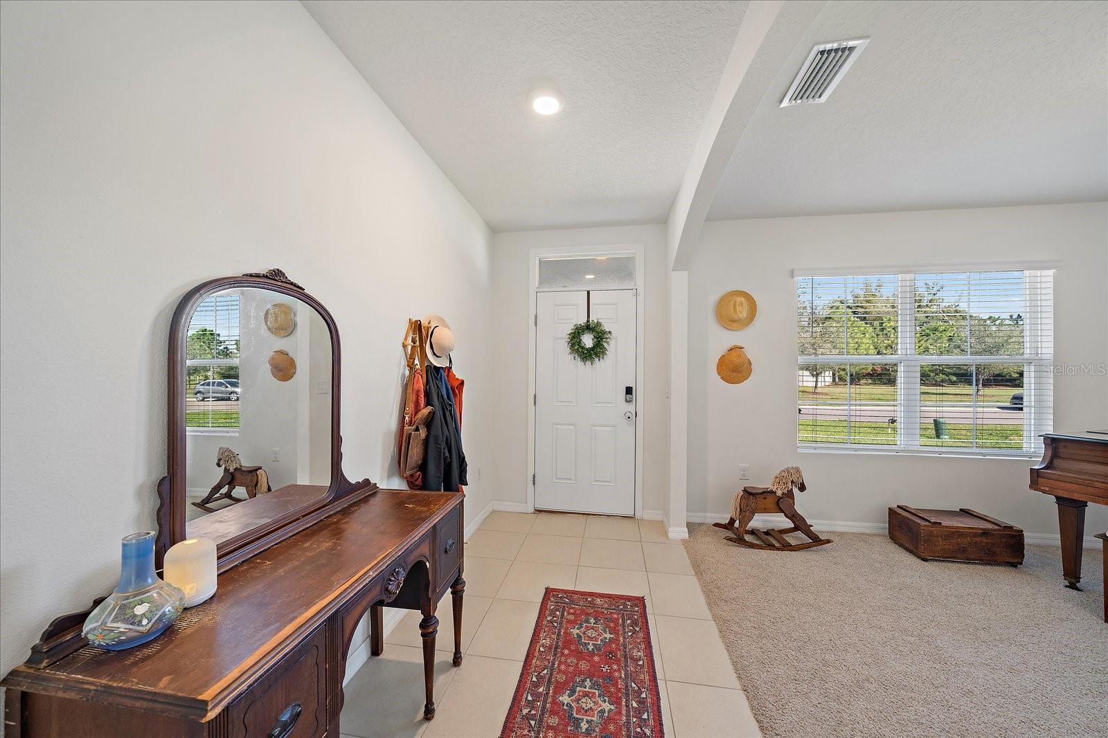 2819 GREENLEAF TER