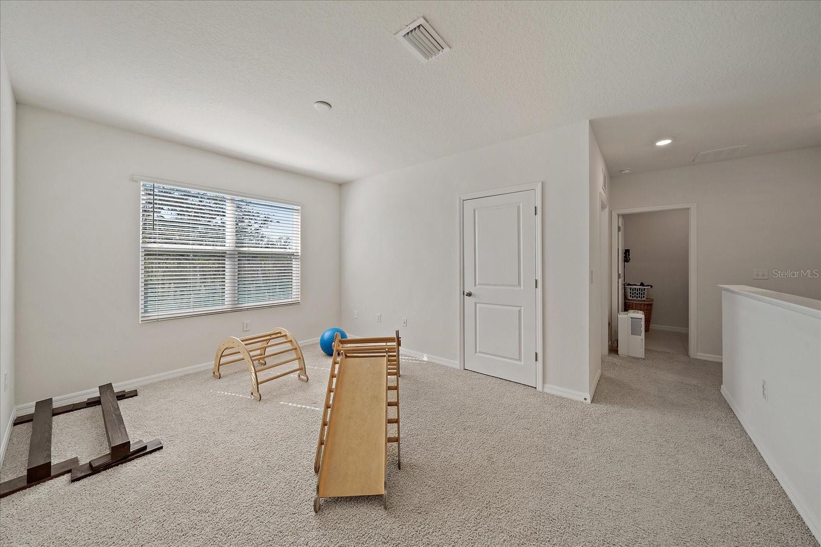 2819 GREENLEAF TER