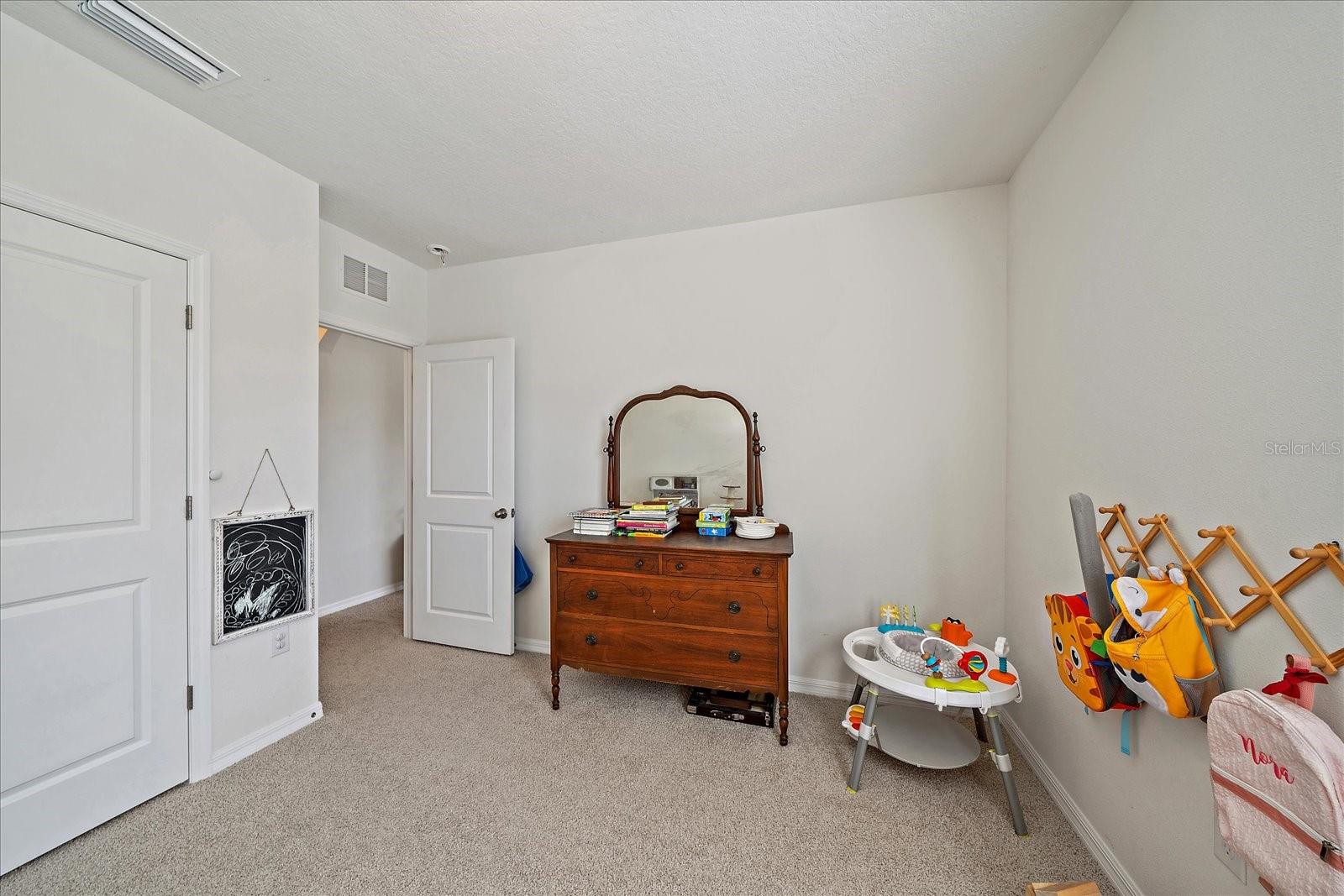 2819 GREENLEAF TER