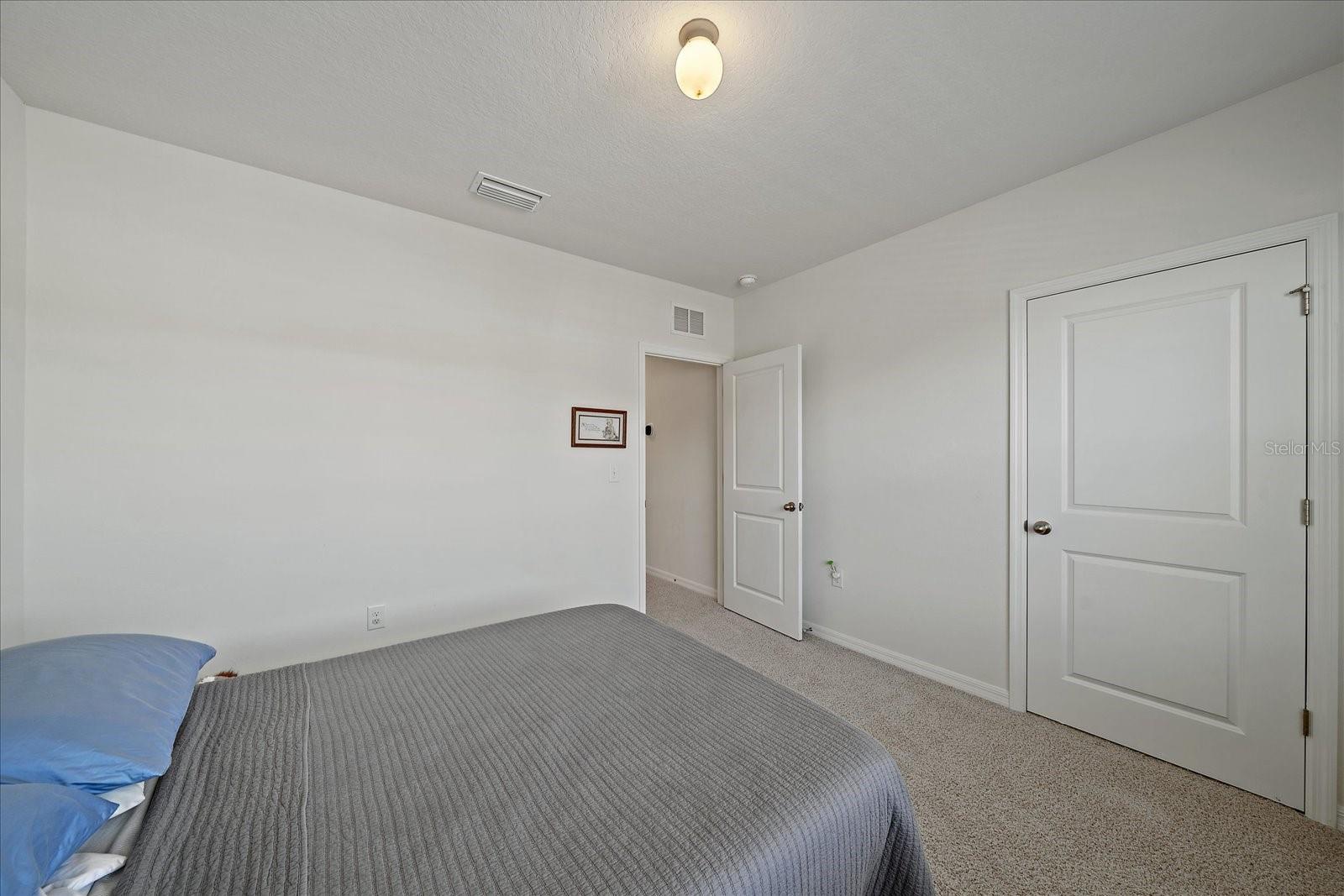 2819 GREENLEAF TER