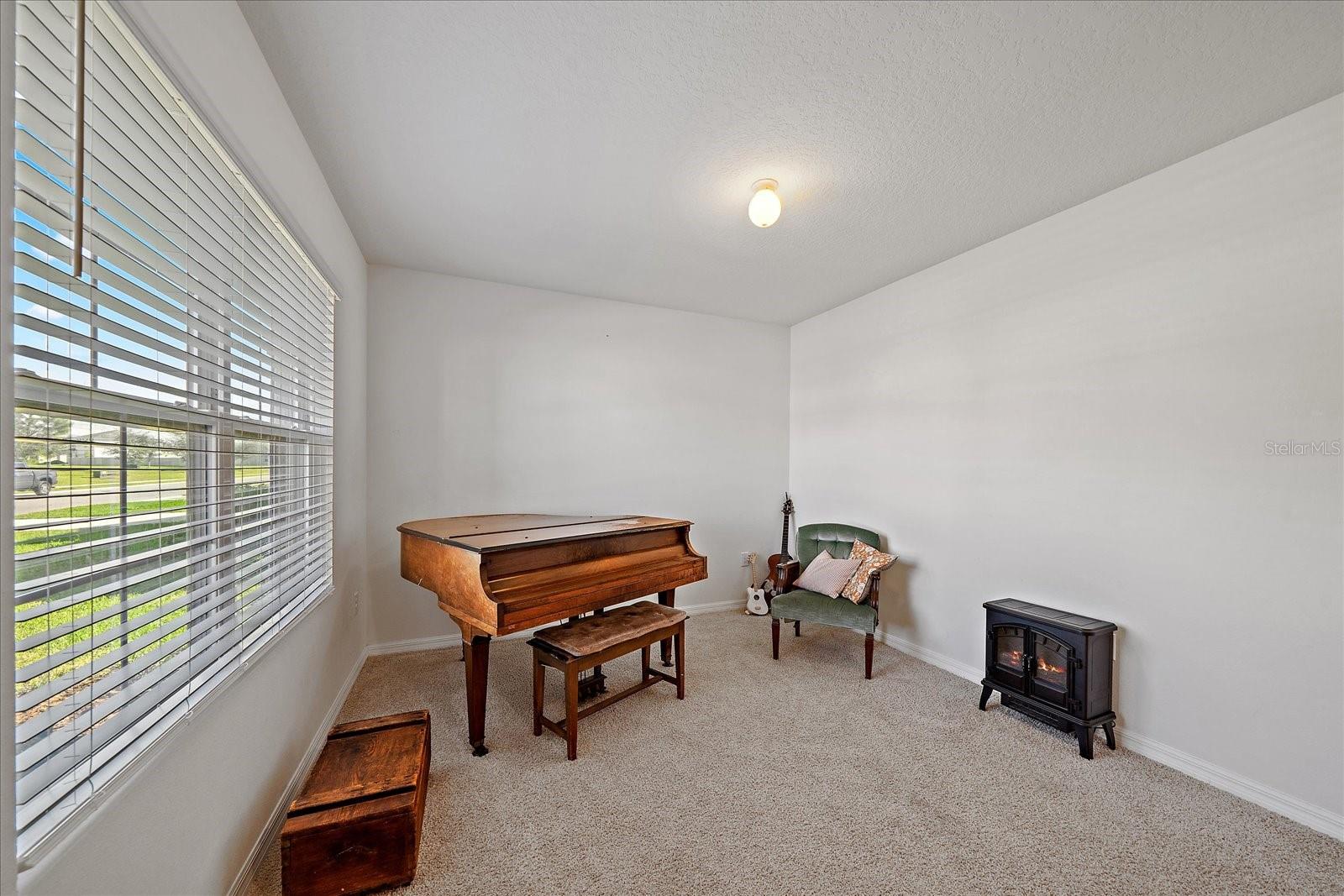 2819 GREENLEAF TER