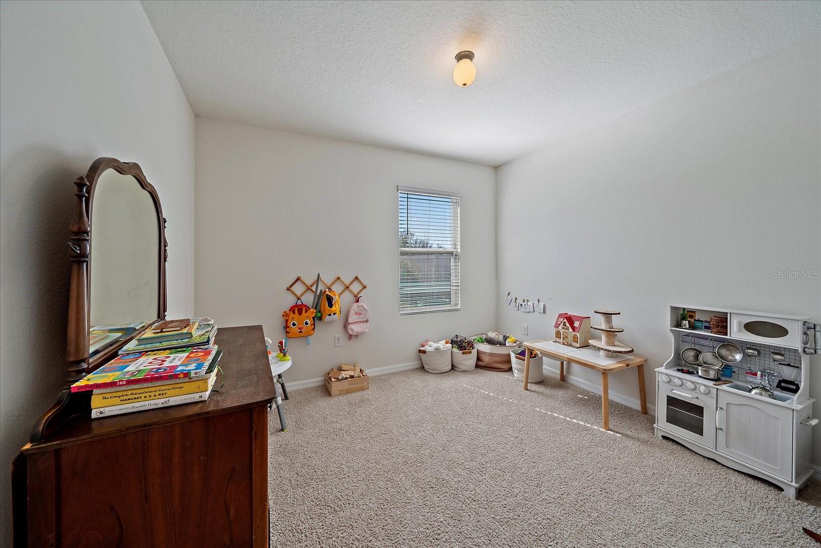 2819 GREENLEAF TER