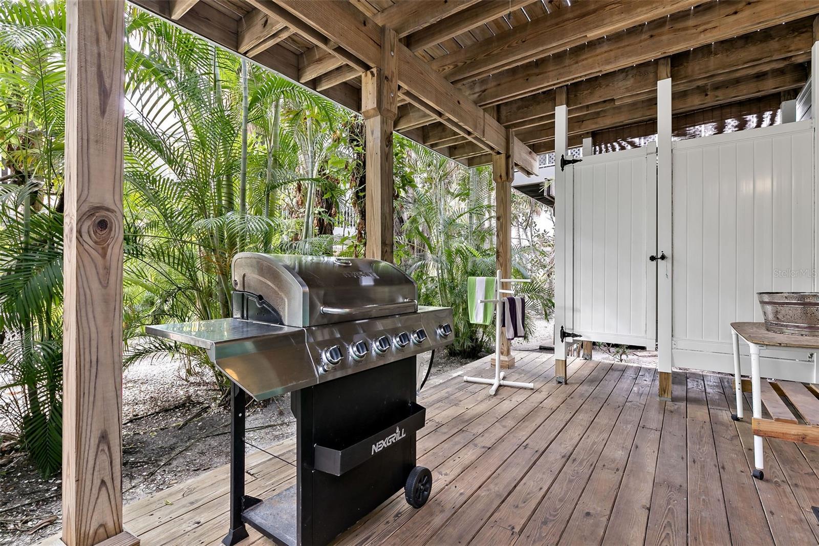 6250 HOLMES BLVD #32