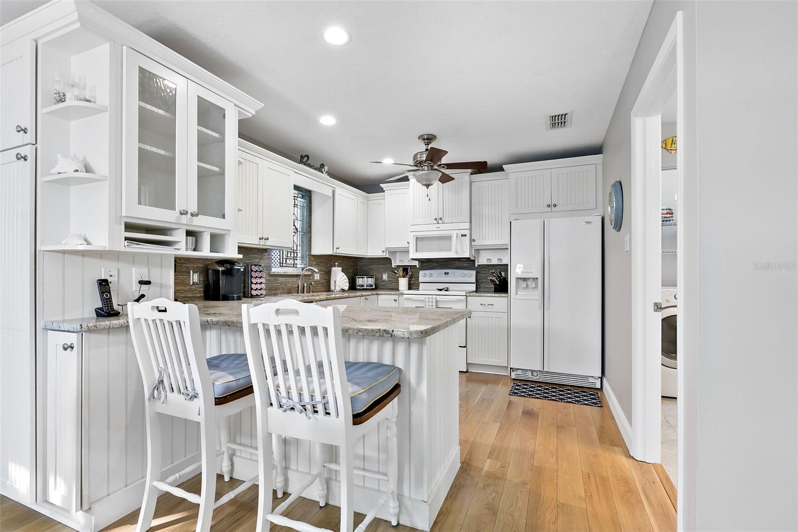 6250 HOLMES BLVD #32