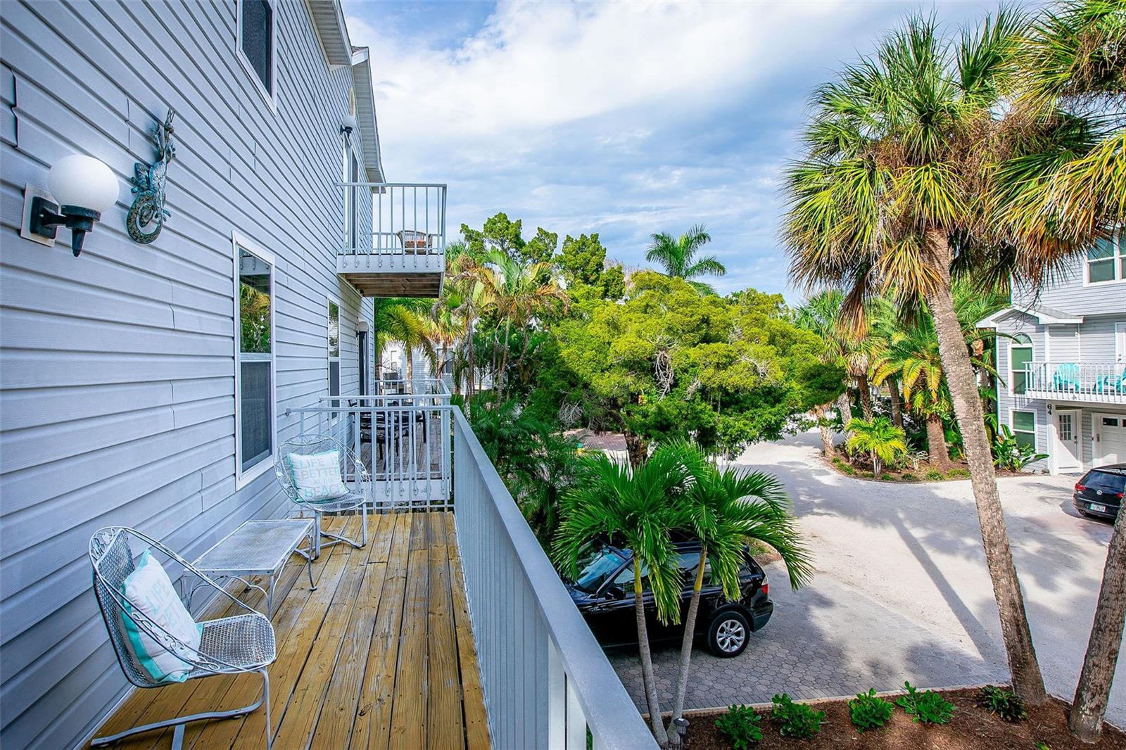 6250 HOLMES BLVD #32