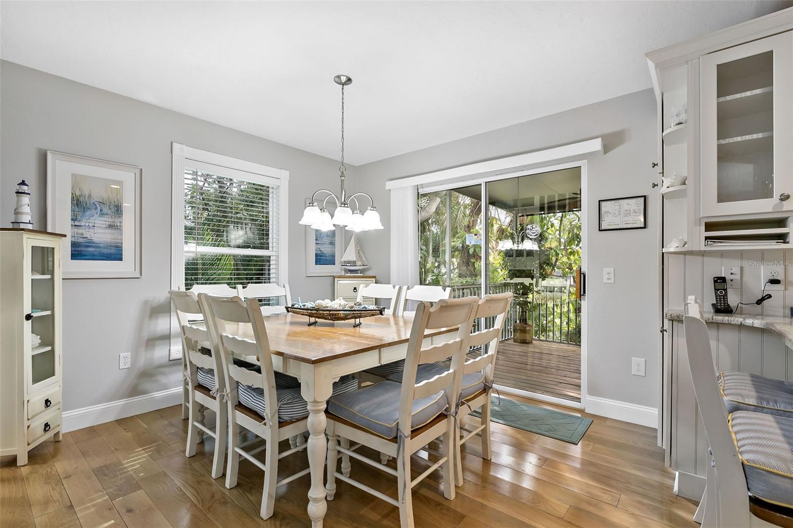 6250 HOLMES BLVD #32