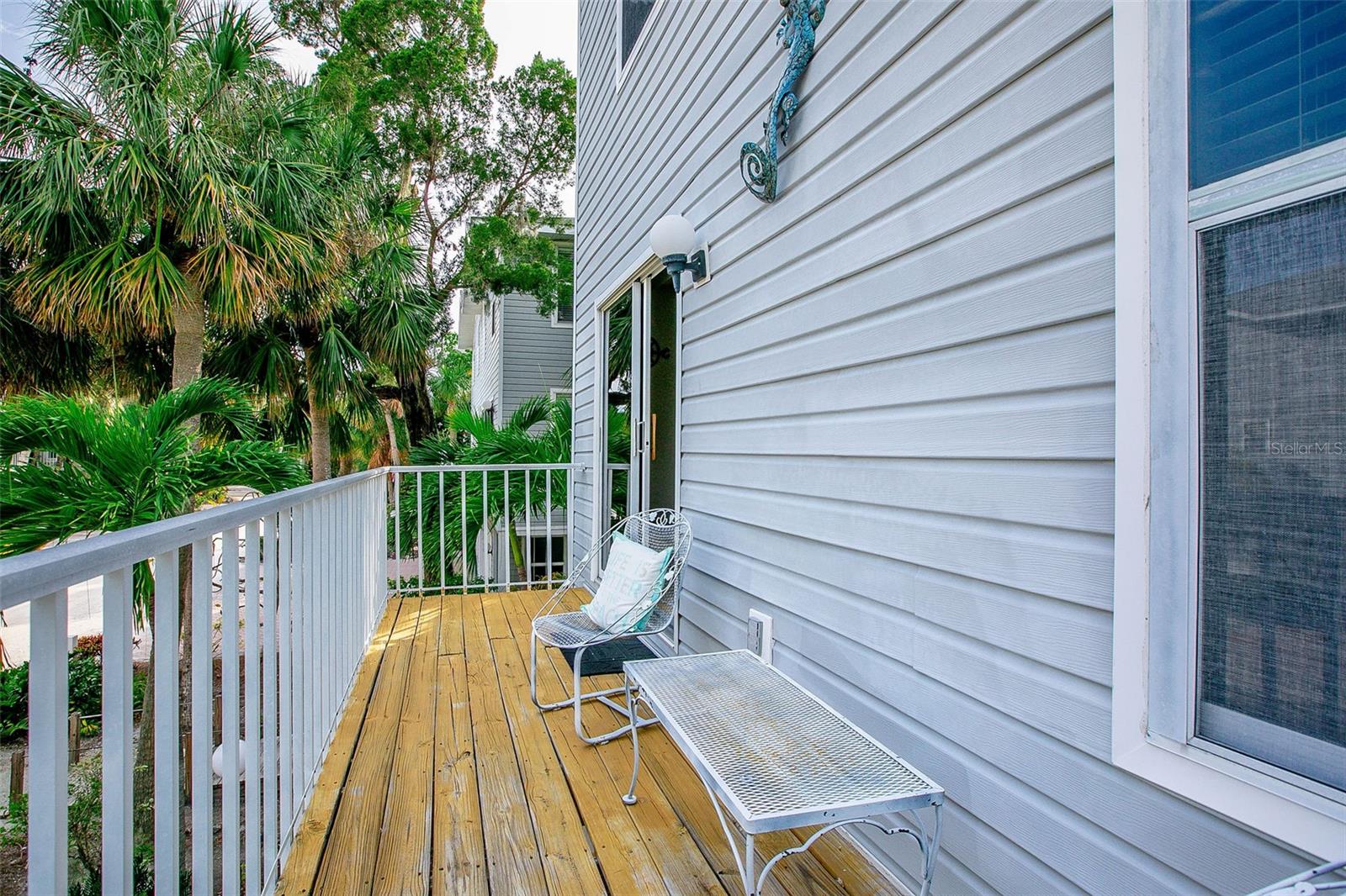 6250 HOLMES BLVD #32