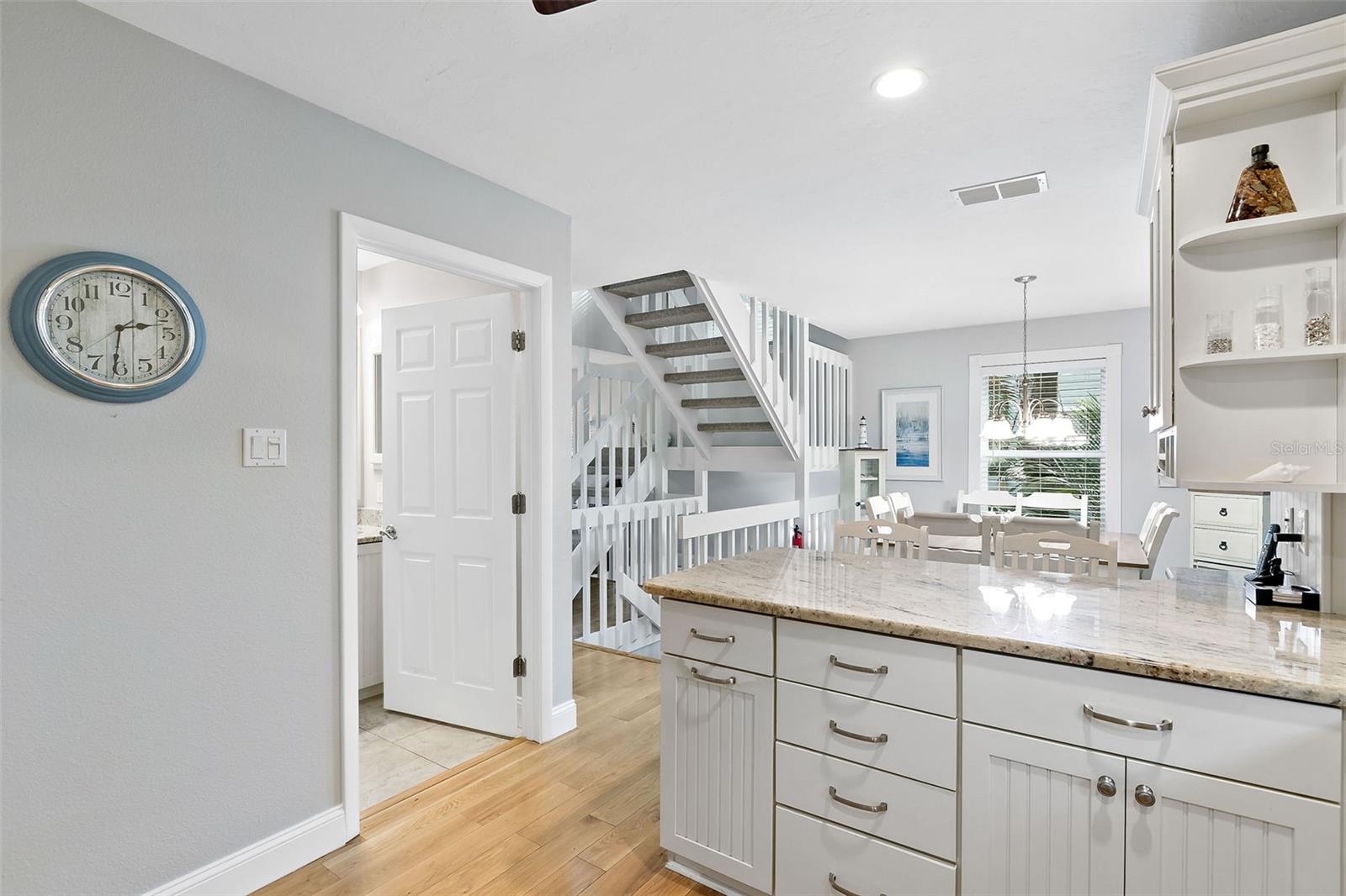 6250 HOLMES BLVD #32