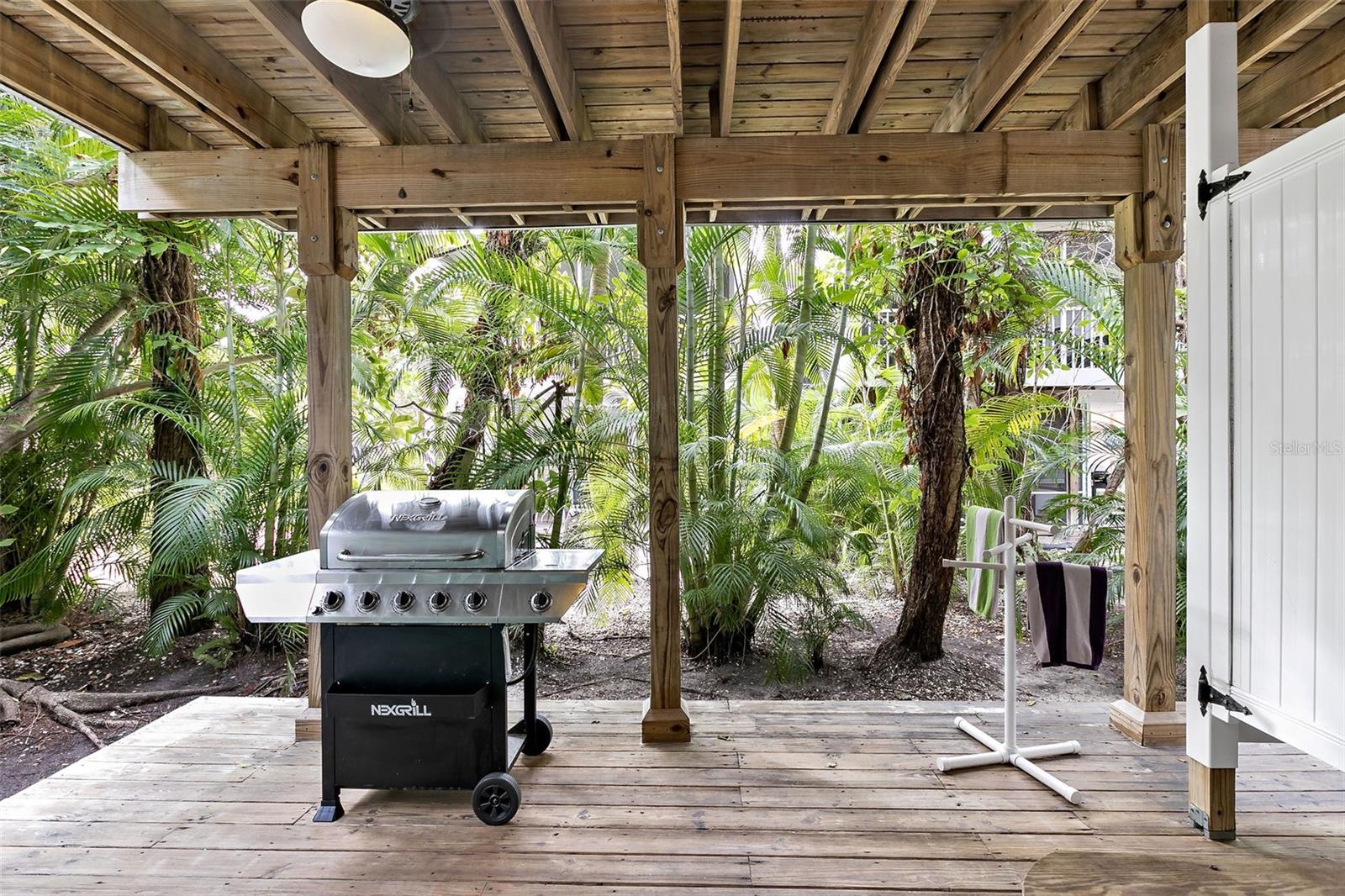 6250 HOLMES BLVD #32