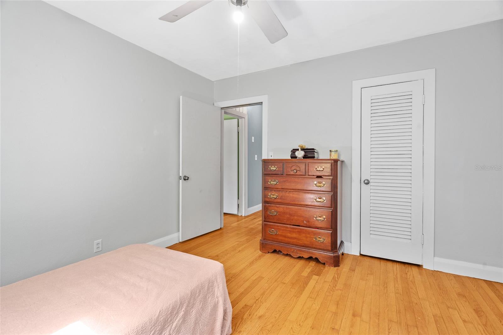 2302 8TH AVE W
