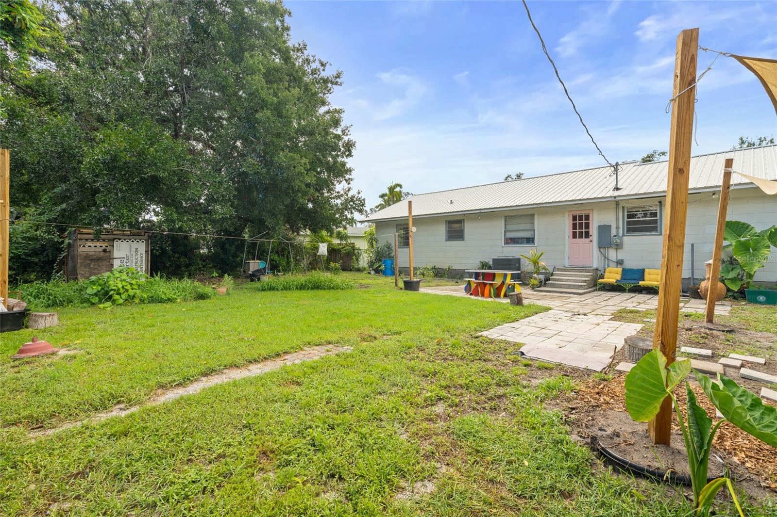 2302 8TH AVE W