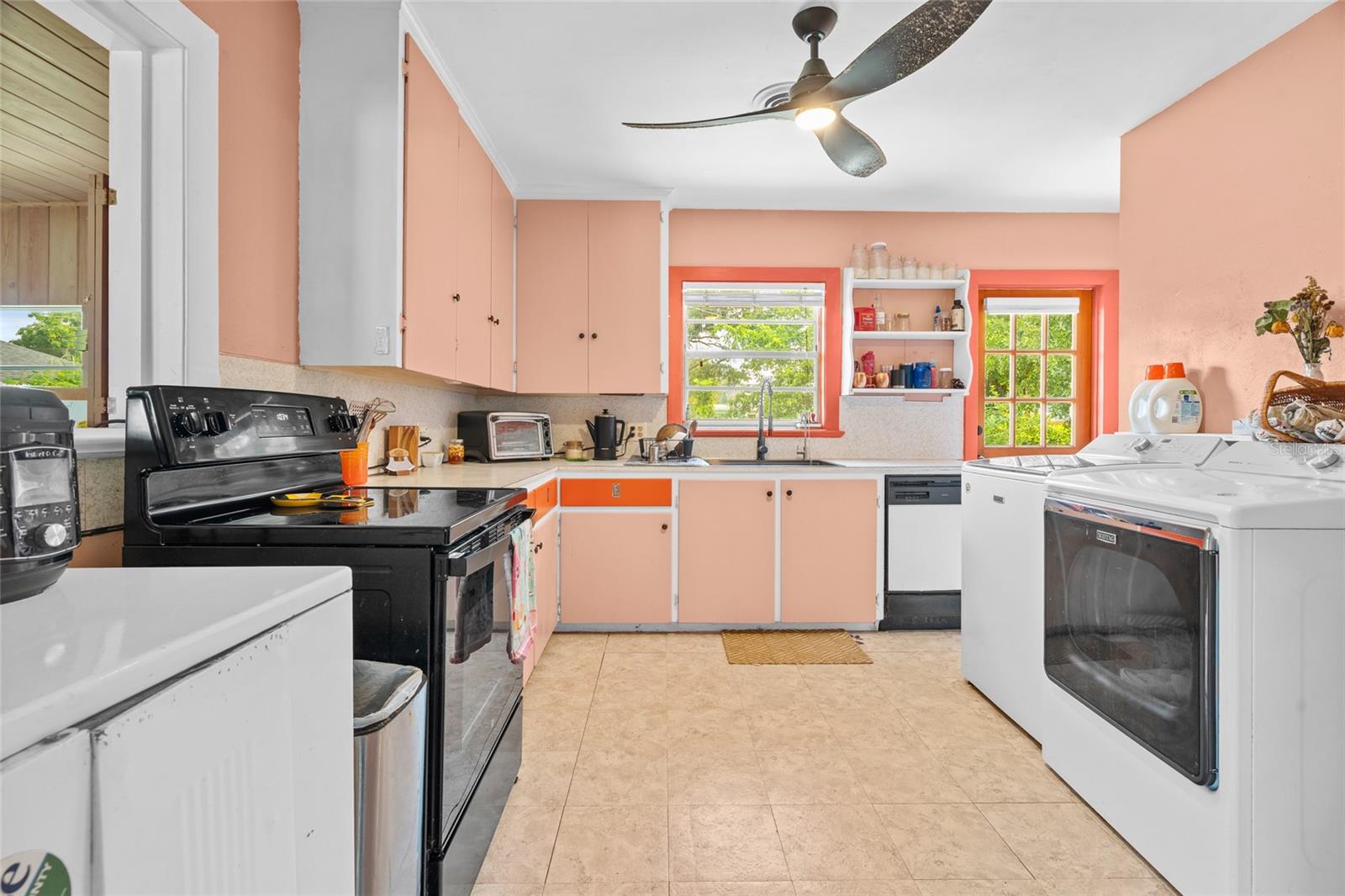2302 8TH AVE W