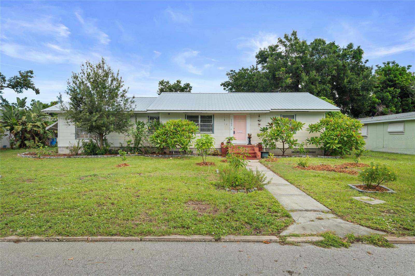 2302 8TH AVE W