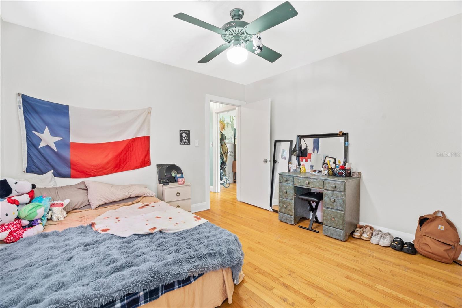 2302 8TH AVE W
