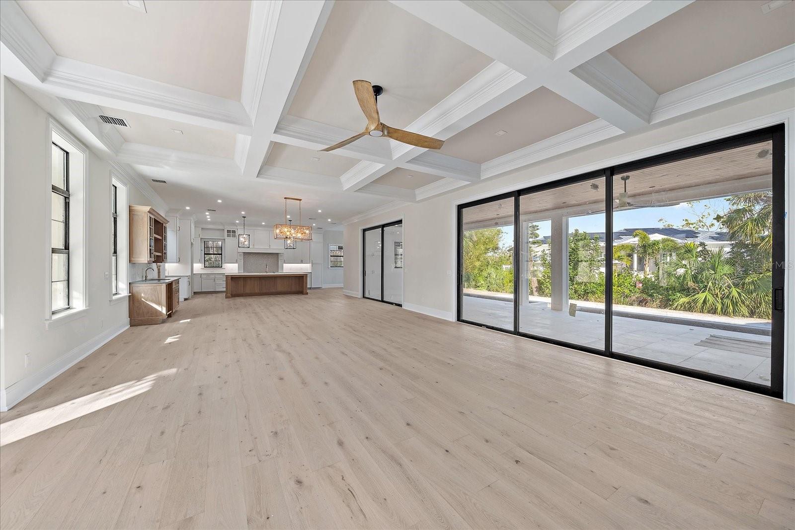 656 TROPICAL CIR