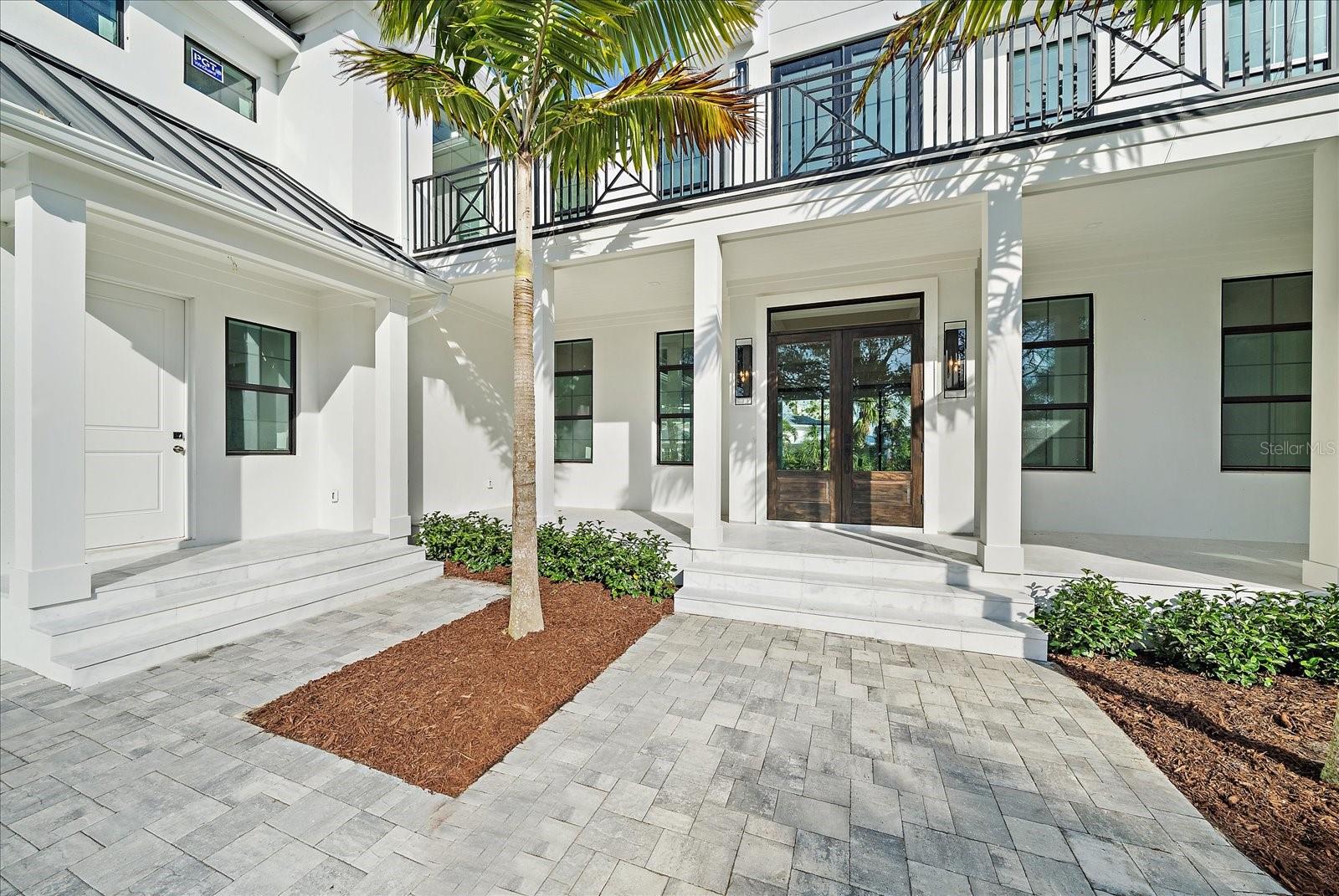 656 TROPICAL CIR