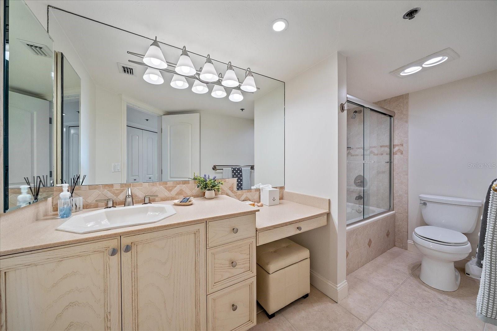 888 BLVD OF THE ARTS #1008