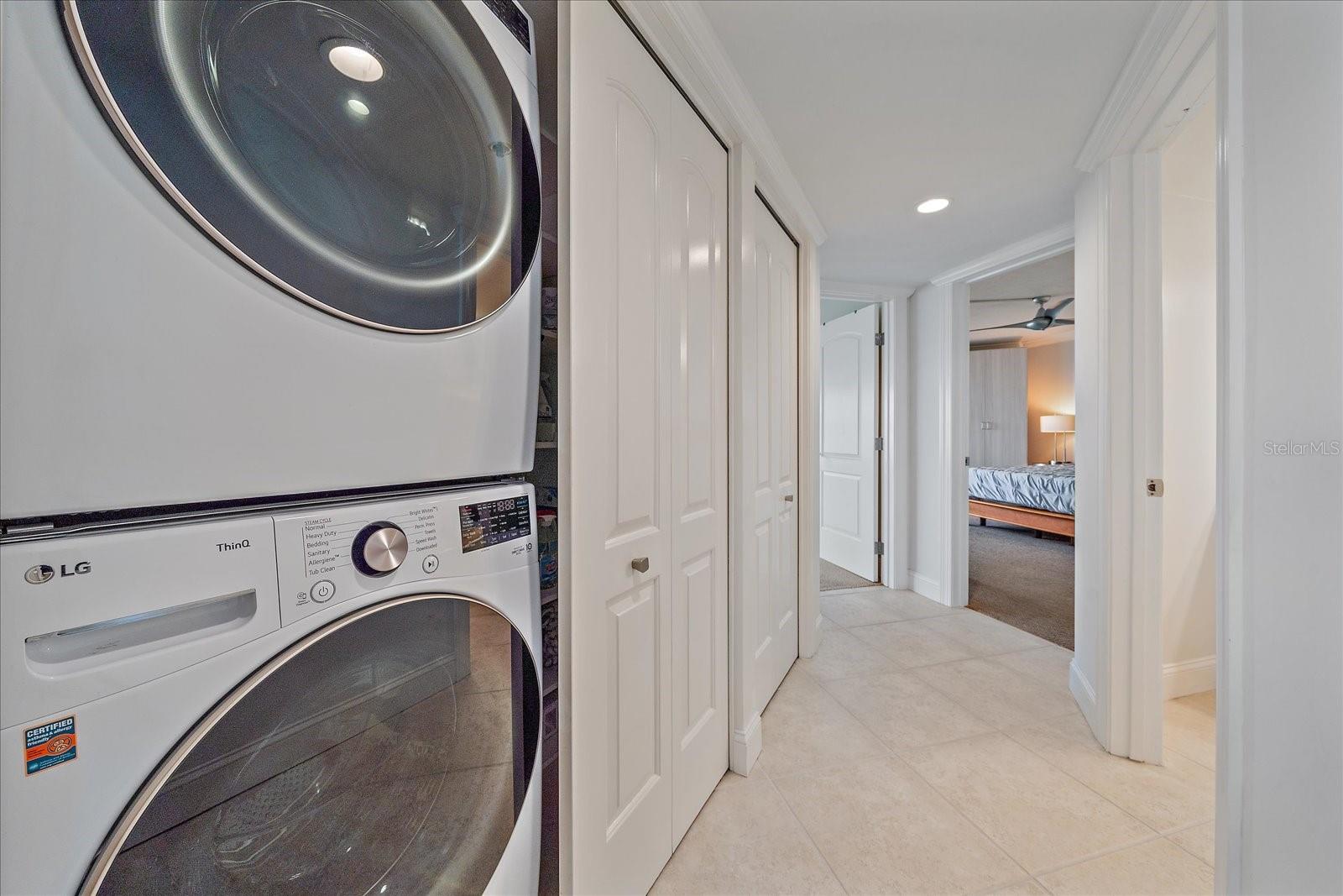 888 BLVD OF THE ARTS #1008