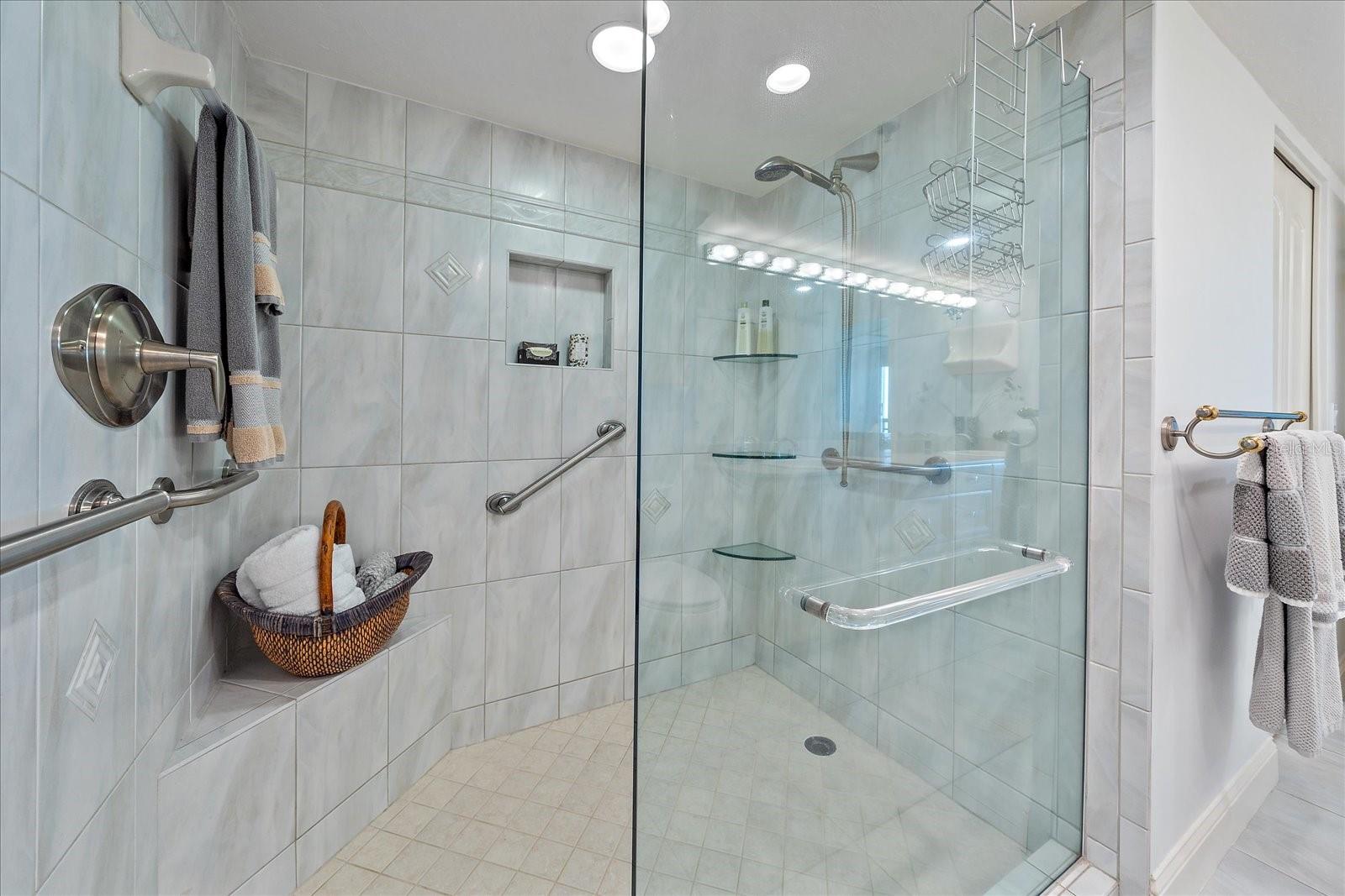 888 BLVD OF THE ARTS #1008