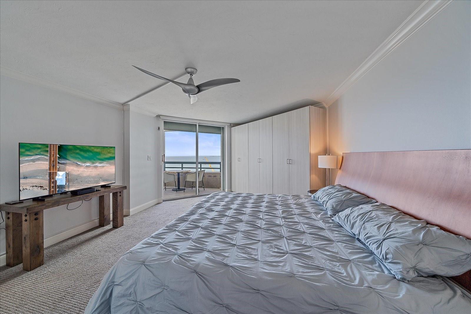 888 BLVD OF THE ARTS #1008