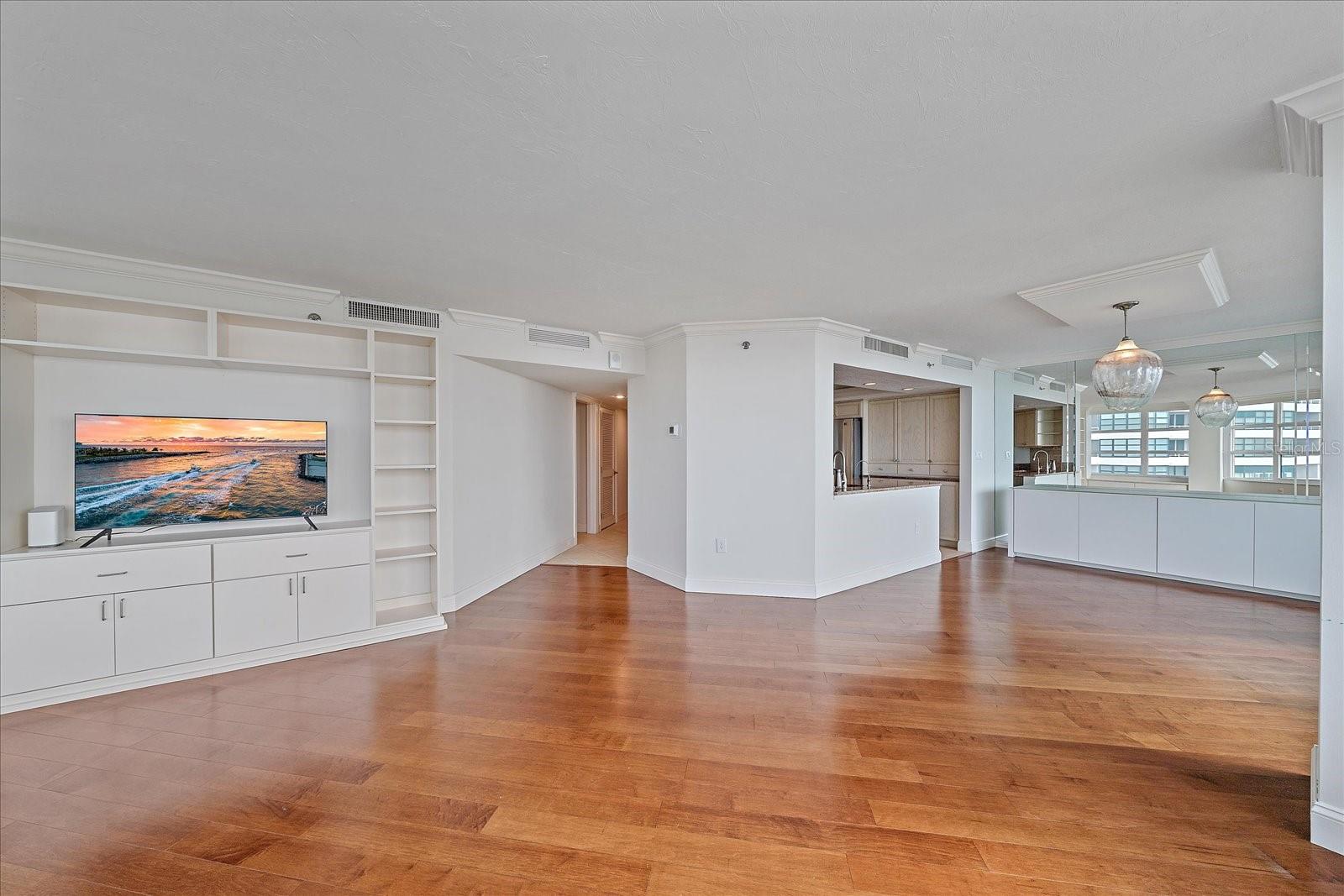 888 BLVD OF THE ARTS #1008