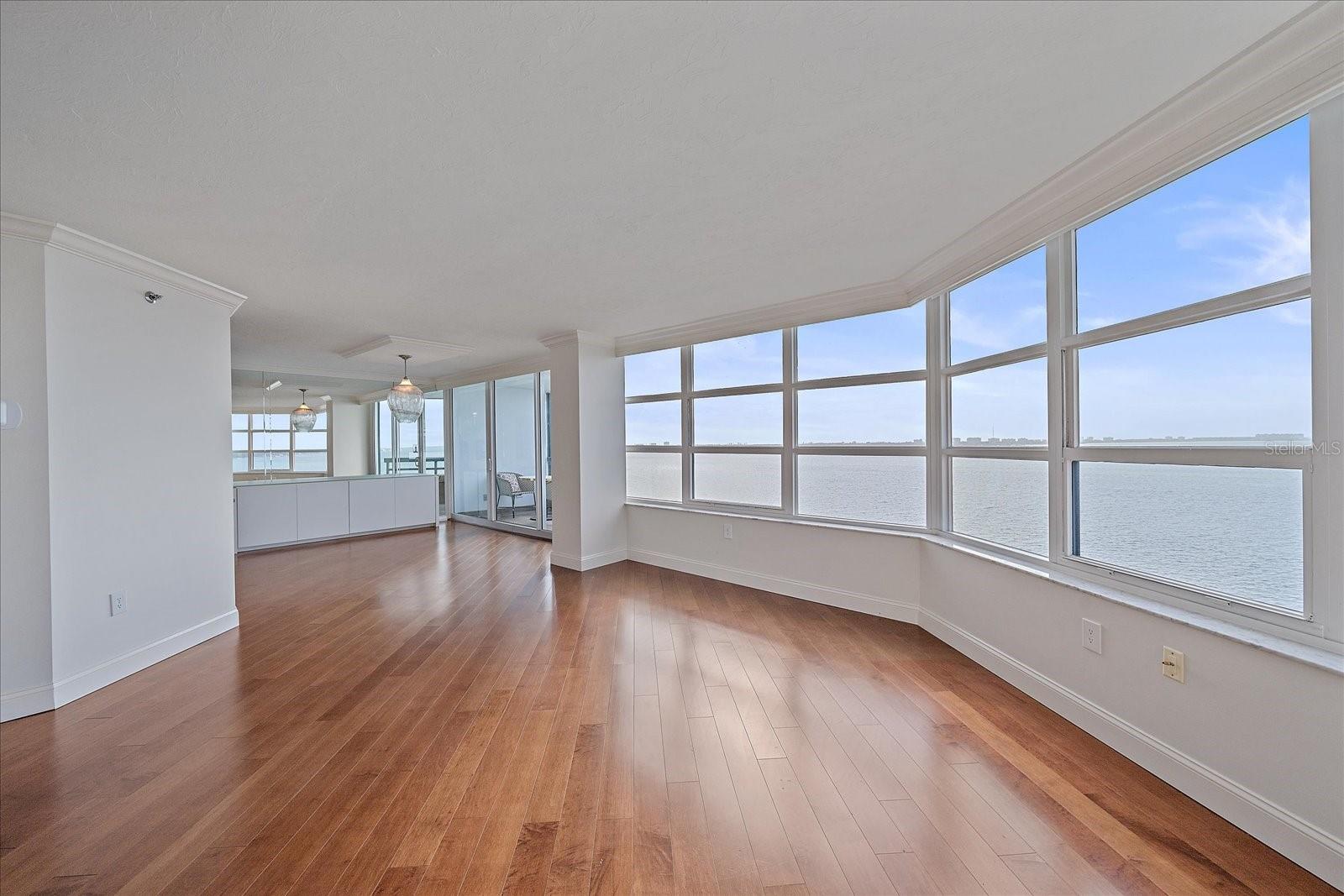 888 BLVD OF THE ARTS #1008