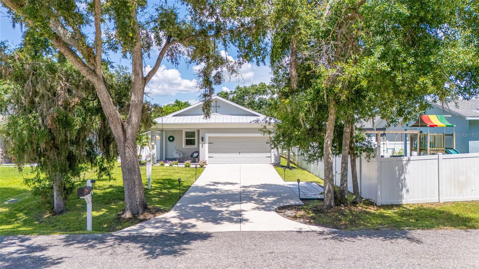 867 BACON AVE