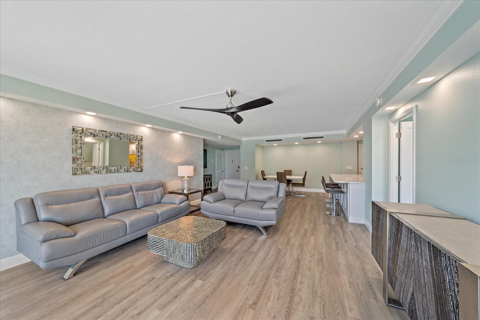 1212 BENJAMIN FRANKLIN DR #306