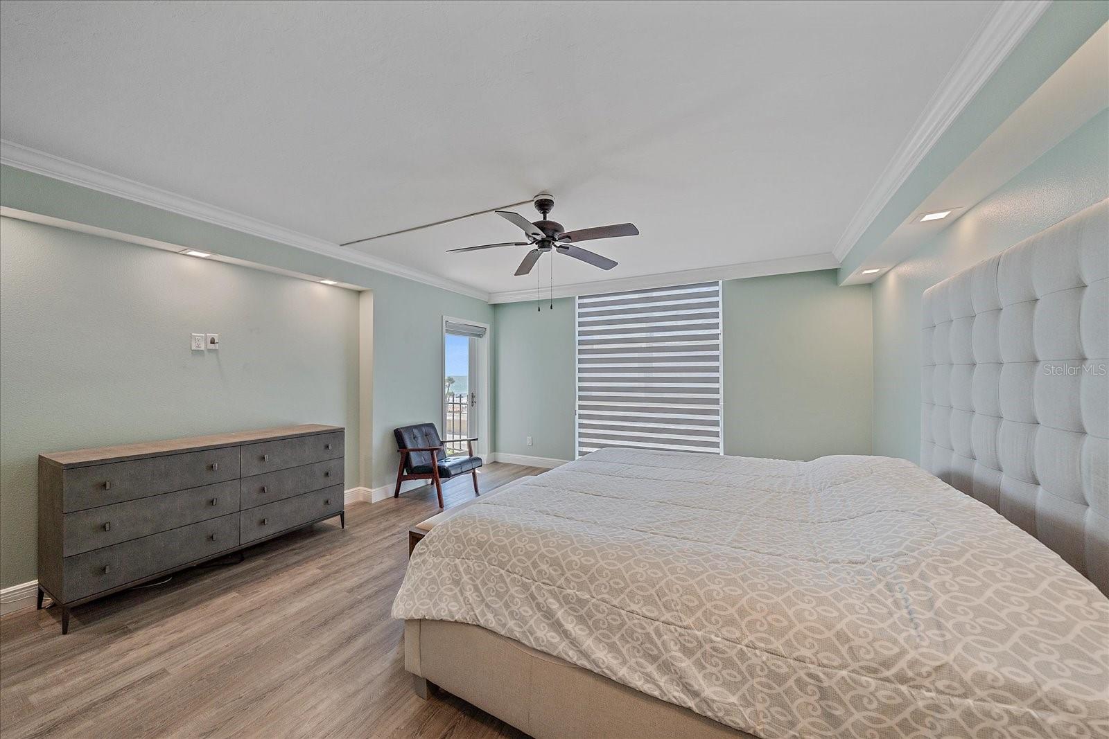1212 BENJAMIN FRANKLIN DR #306