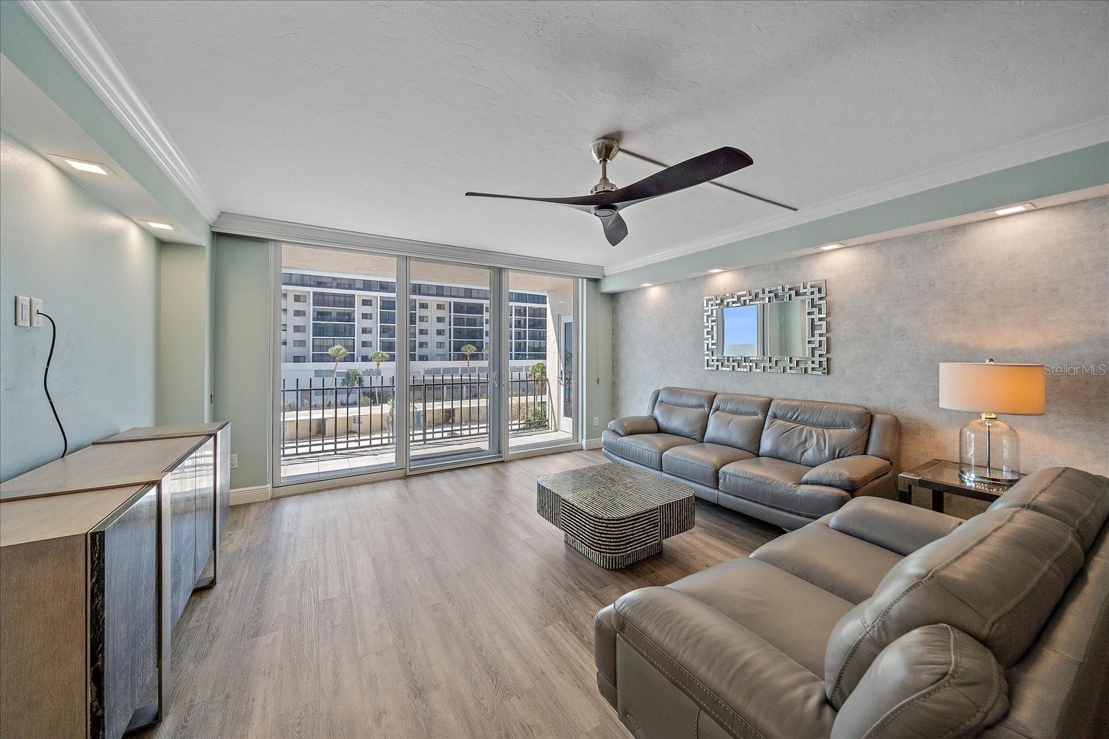 1212 BENJAMIN FRANKLIN DR #306
