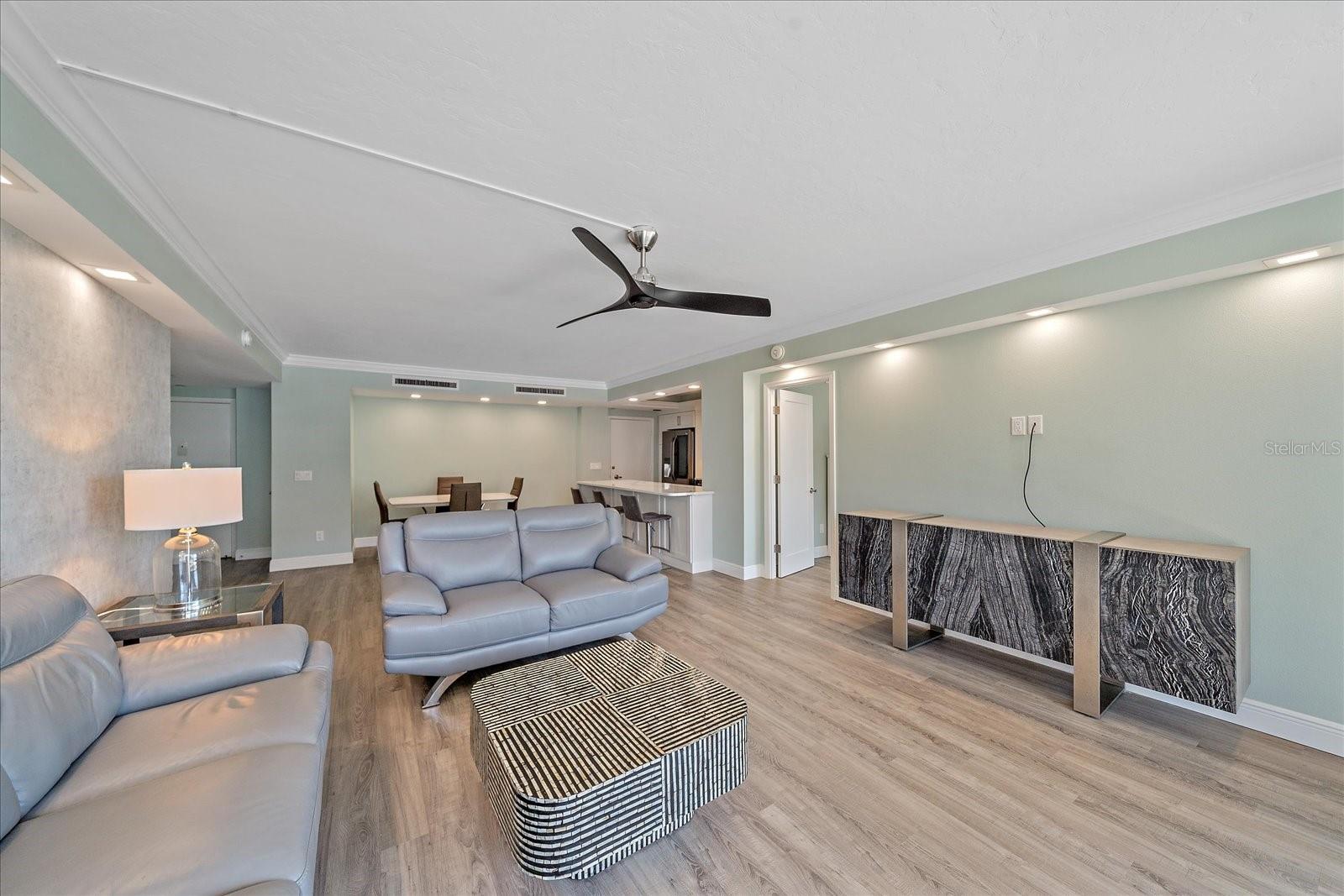 1212 BENJAMIN FRANKLIN DR #306