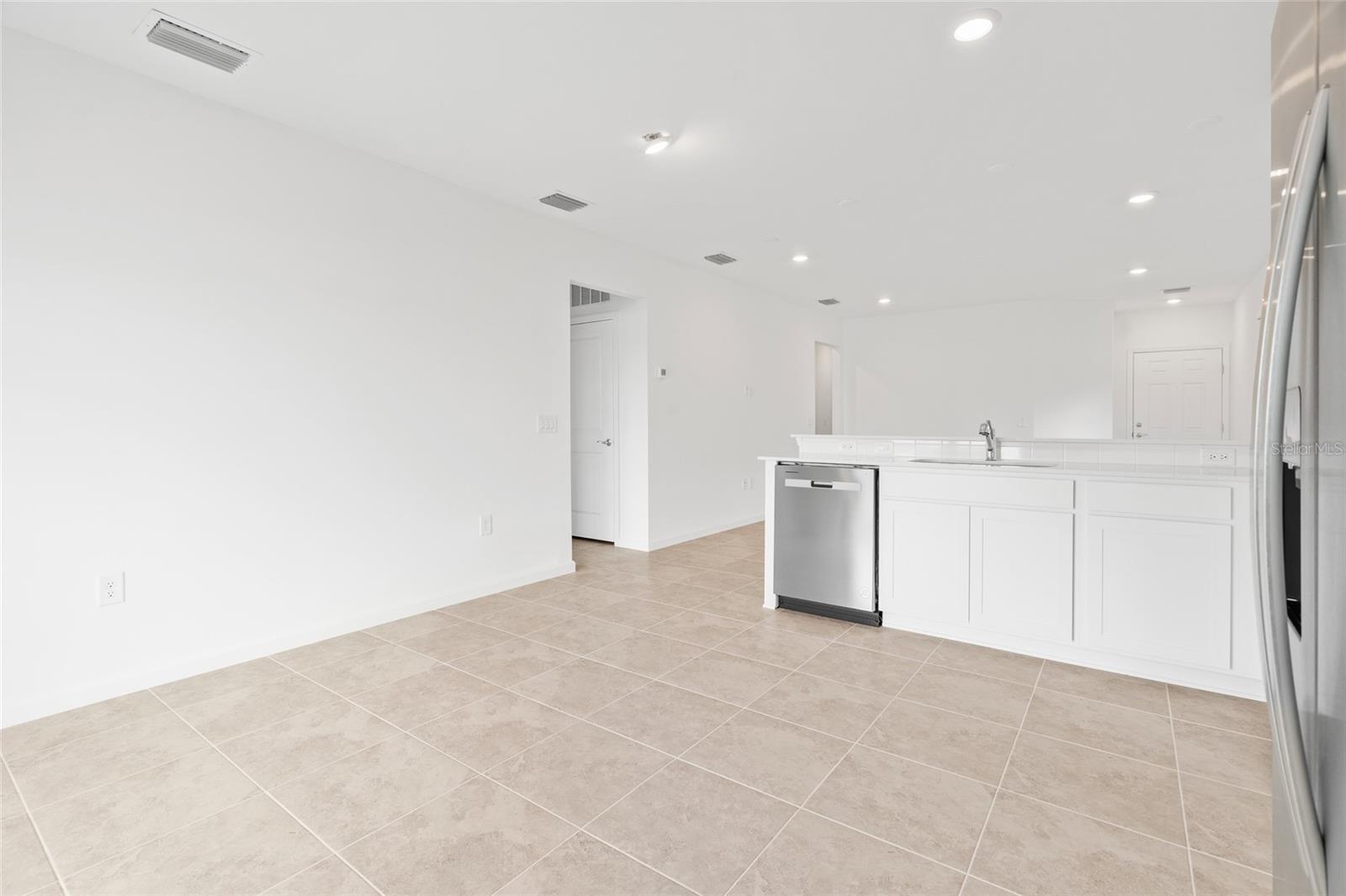 6560 SILVERSTAR DR