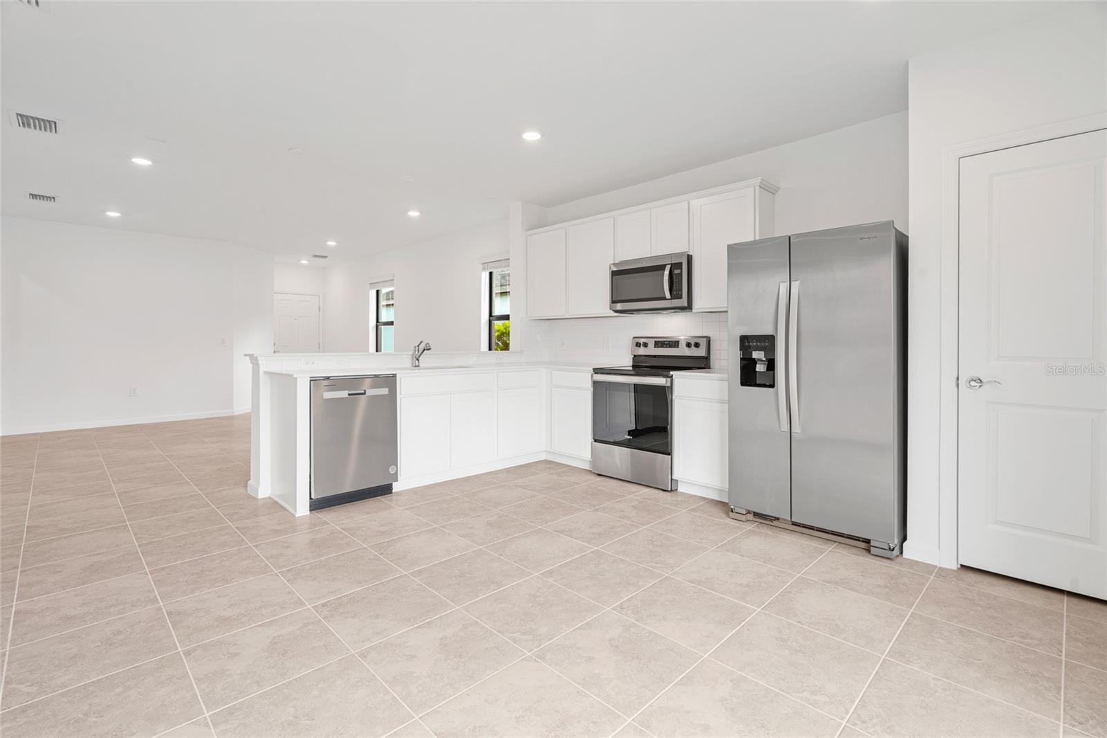6560 SILVERSTAR DR