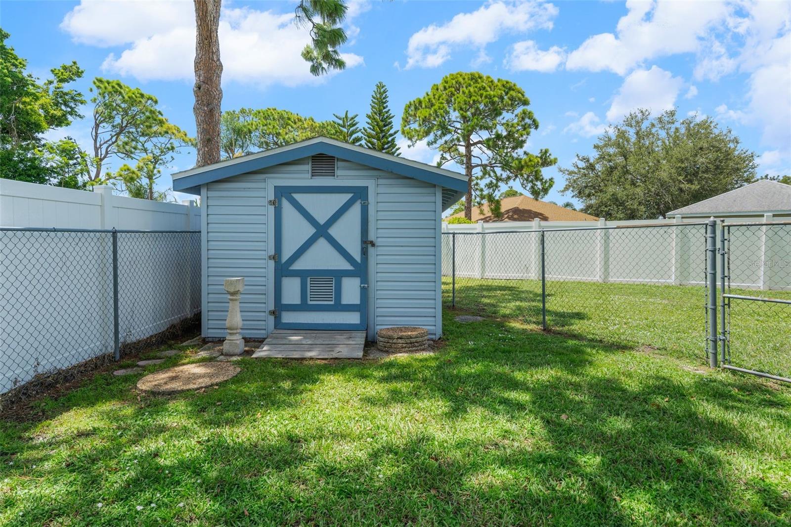 801 PONDEROSA PINE LN