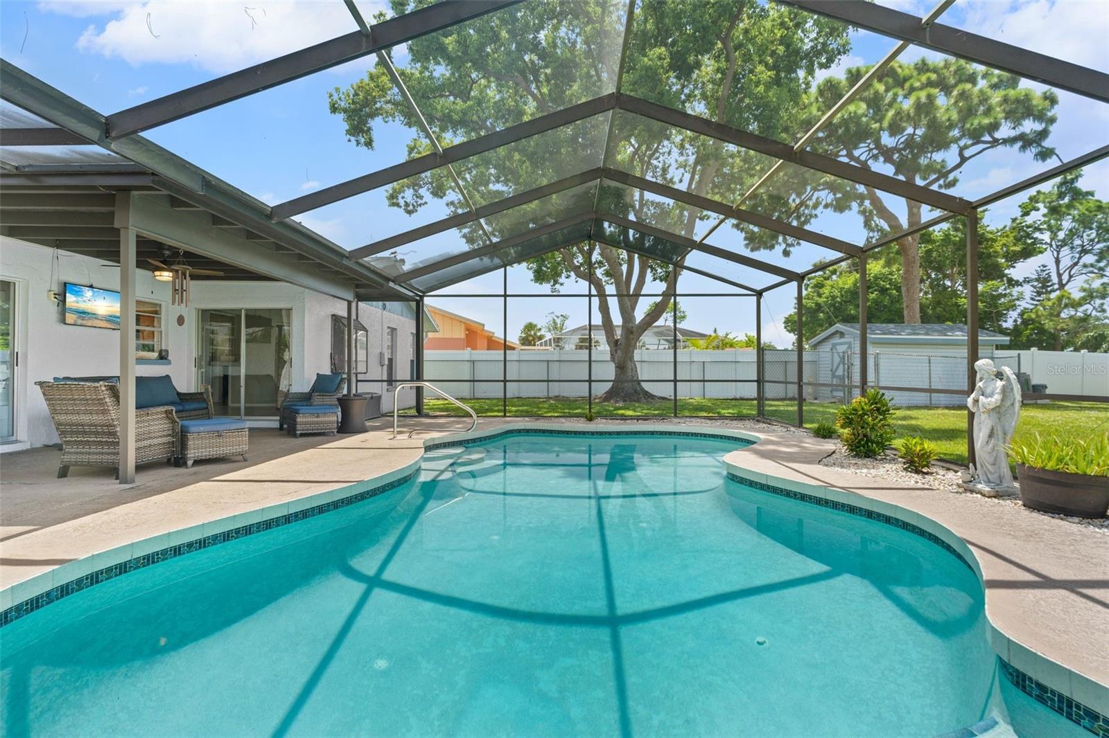 801 PONDEROSA PINE LN