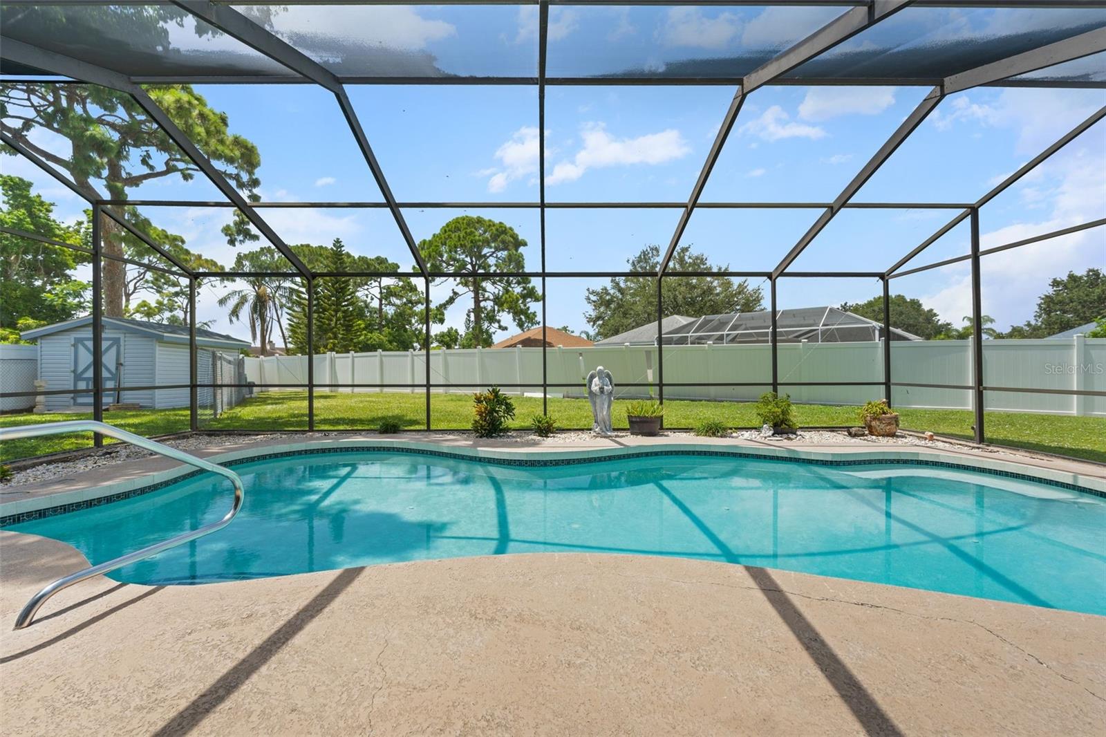 801 PONDEROSA PINE LN