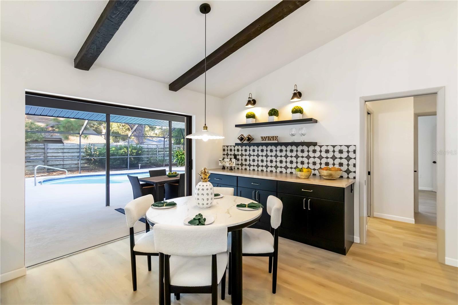 5438 BENEVA WOODS WAY