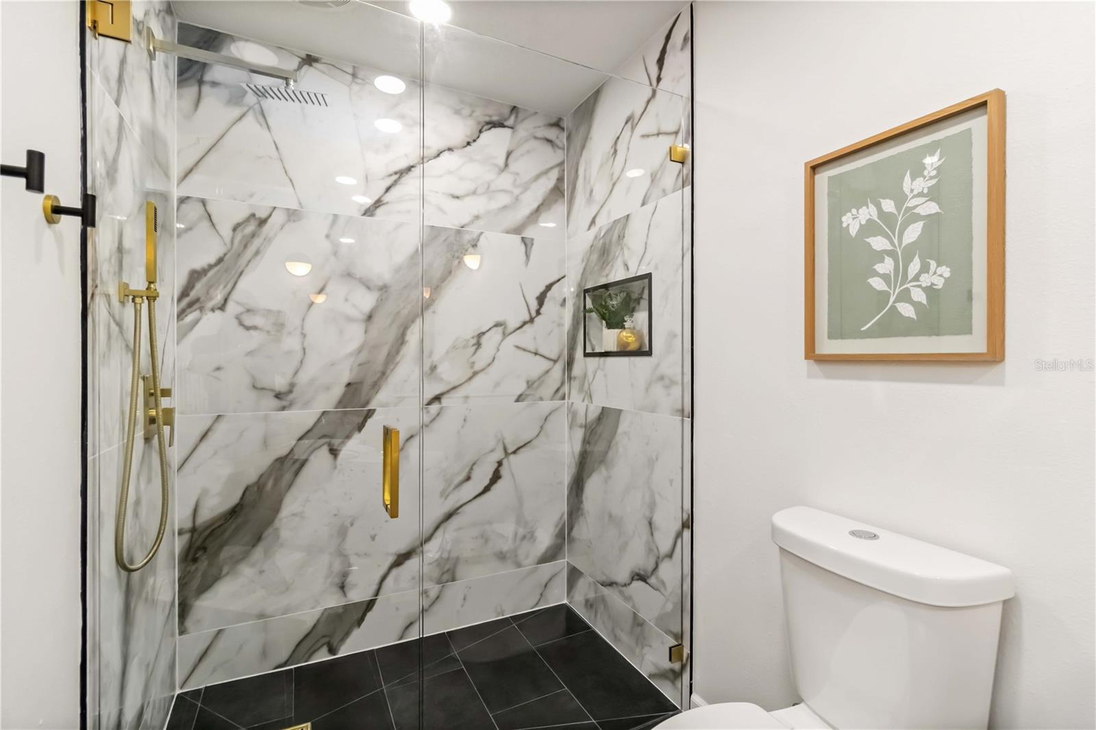 5438 BENEVA WOODS WAY