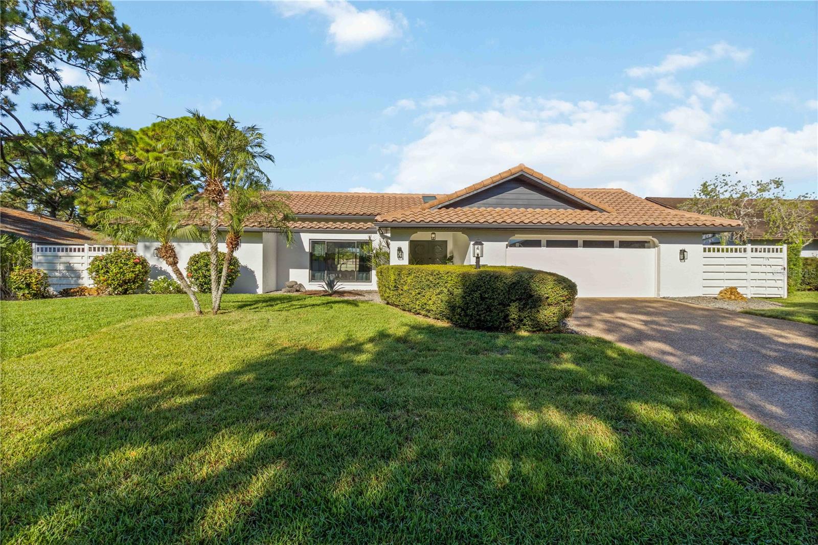 5438 BENEVA WOODS WAY