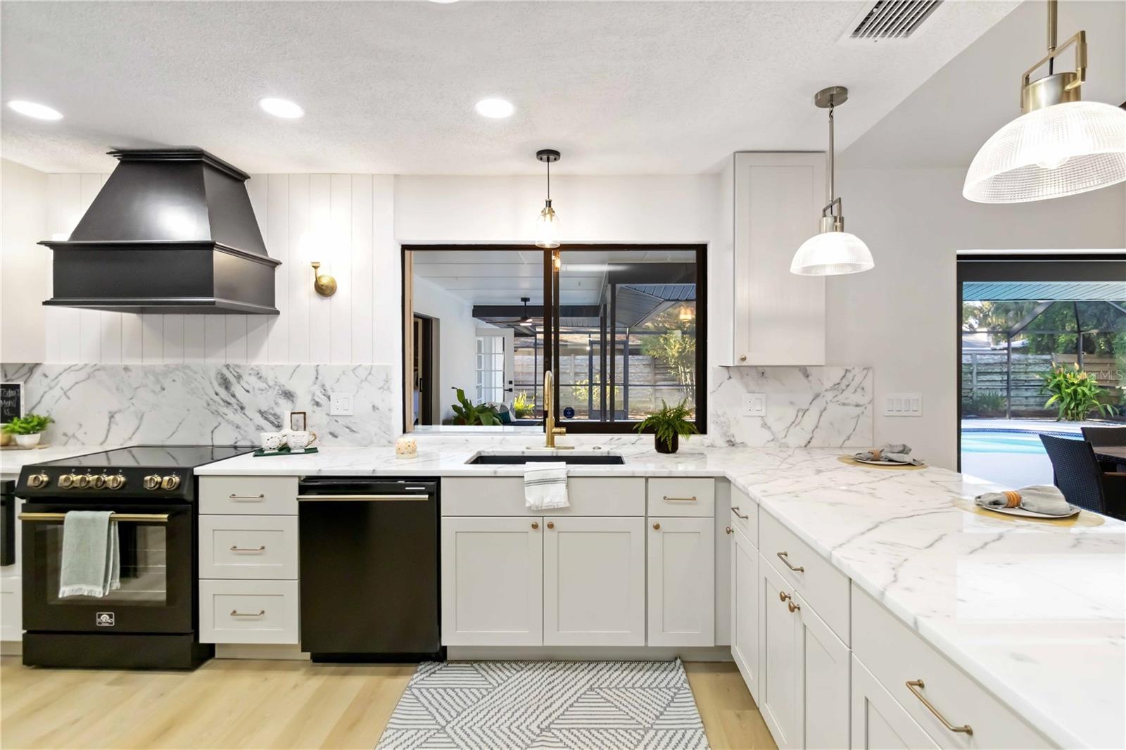 5438 BENEVA WOODS WAY