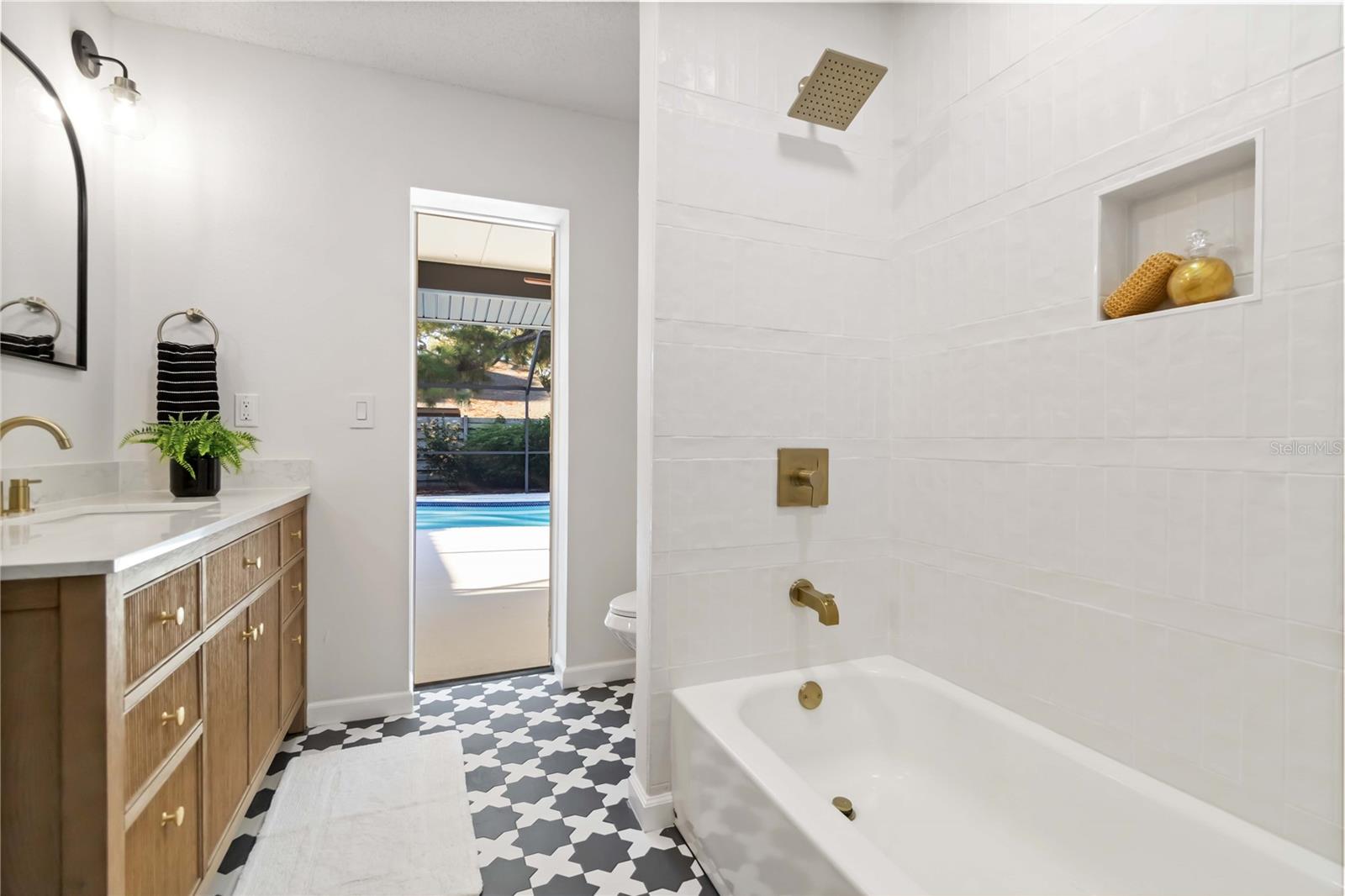 5438 BENEVA WOODS WAY