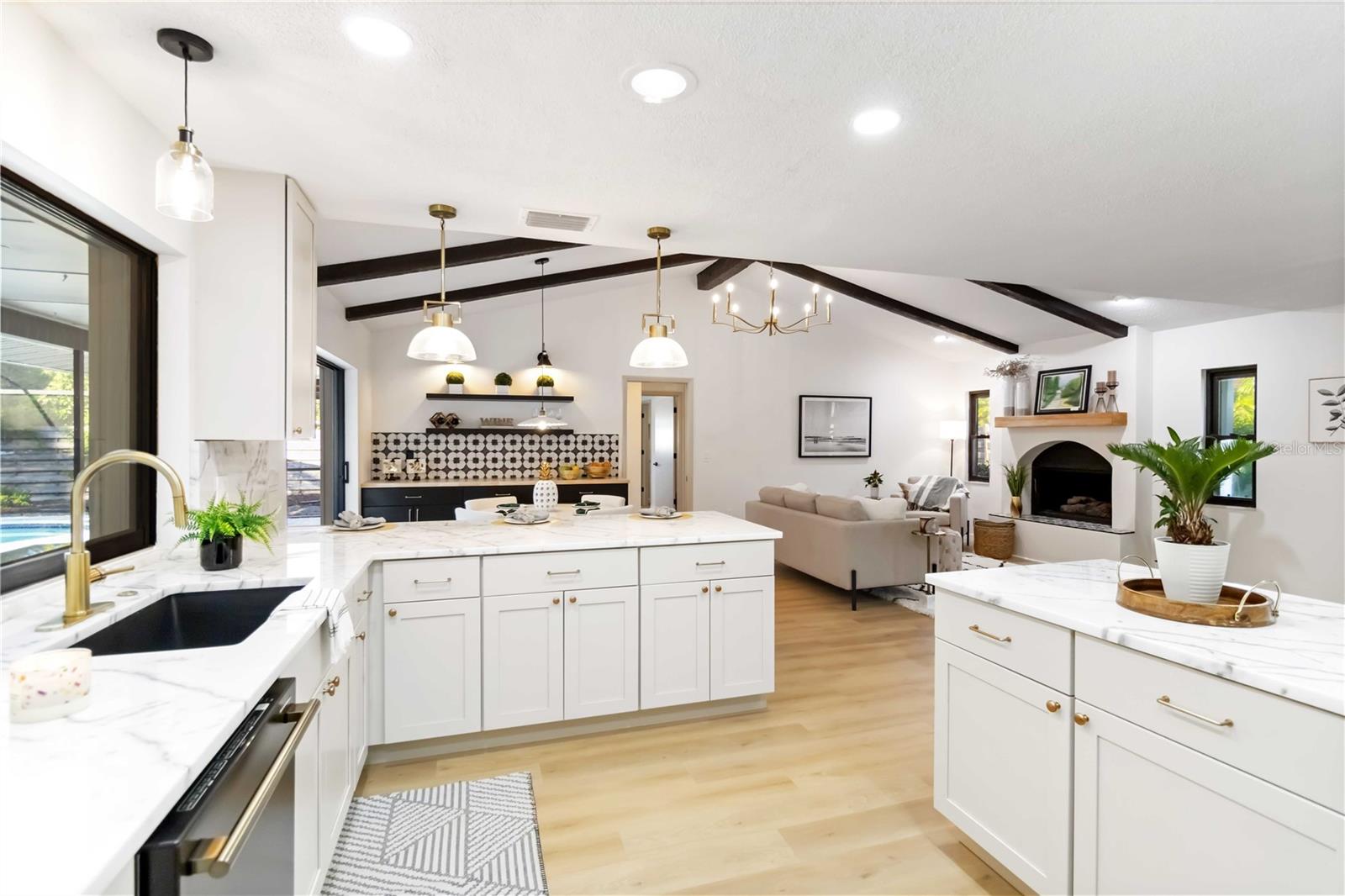 5438 BENEVA WOODS WAY